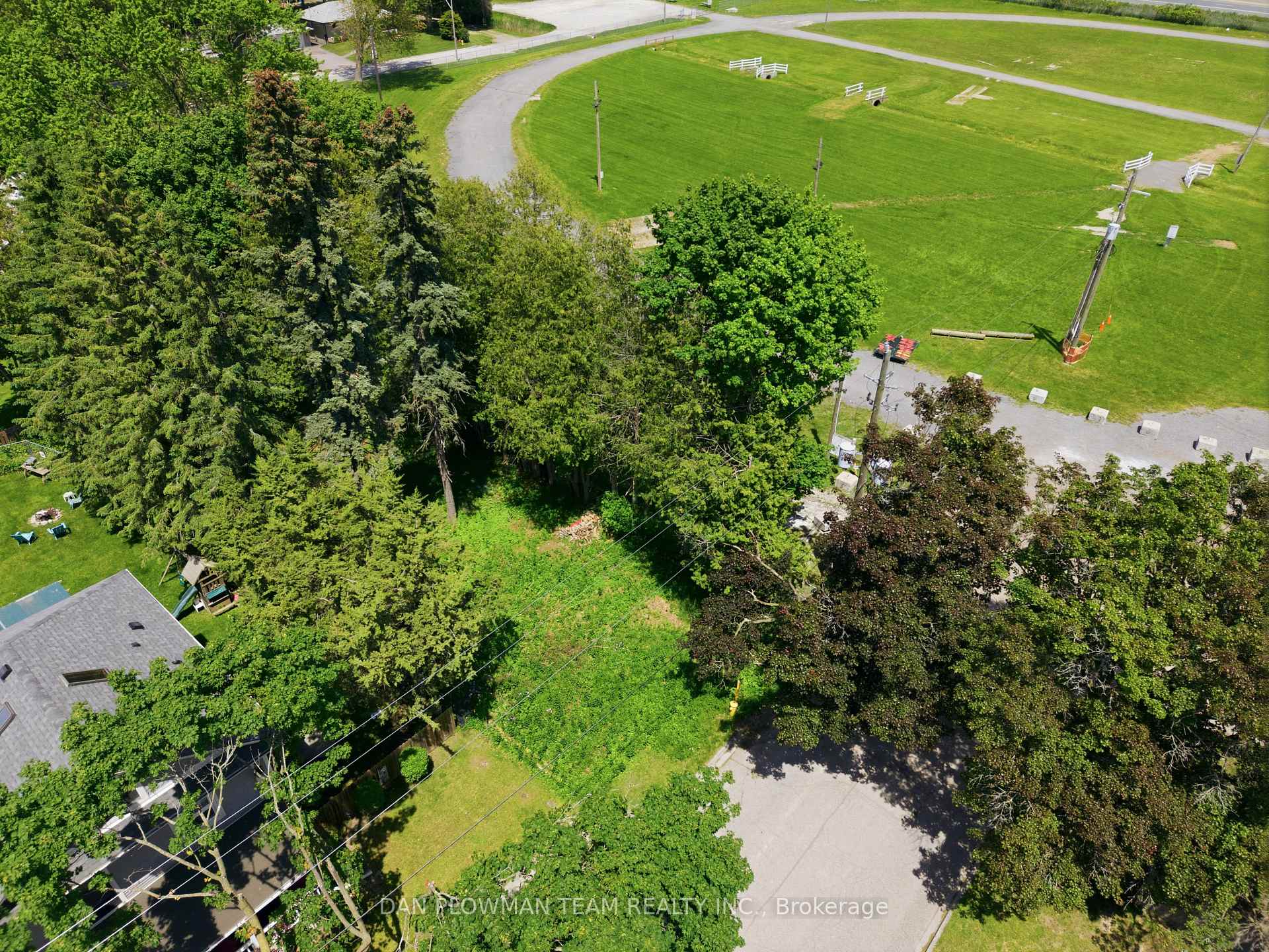 Photo 3 of 38 Park Street, Clarington, Orono — HOMEH