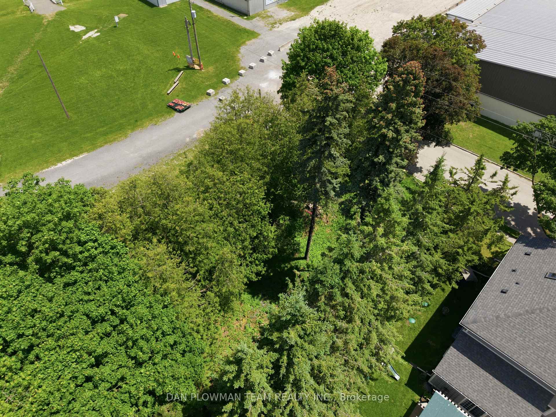 Photo 6 of 38 Park Street, Clarington, Orono — HOMEH
