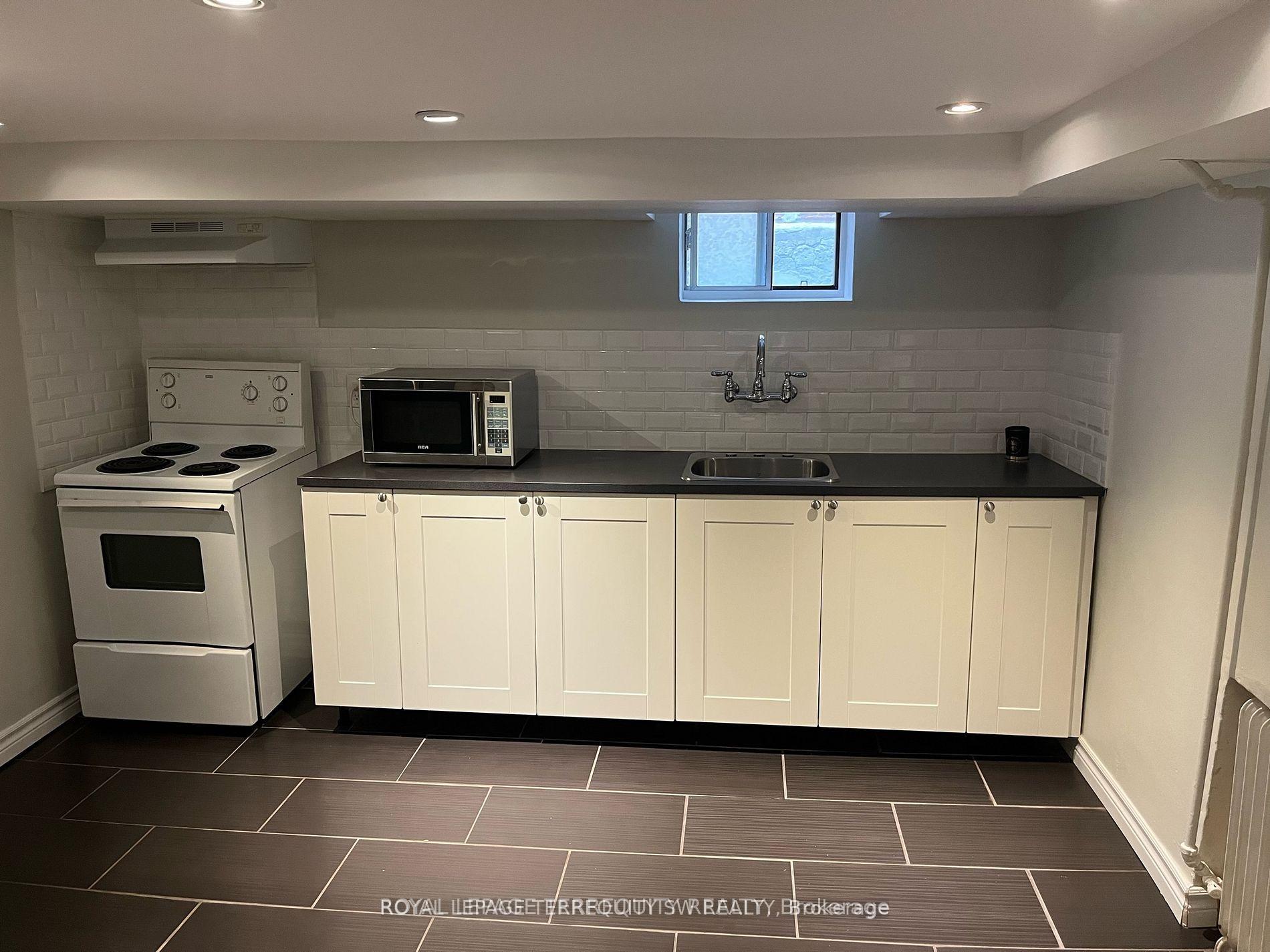 Photo 2 of Unit Bsmt, 31 Chamberlain Avenue, North York, Briar Hill-Belgravia — HOMEH