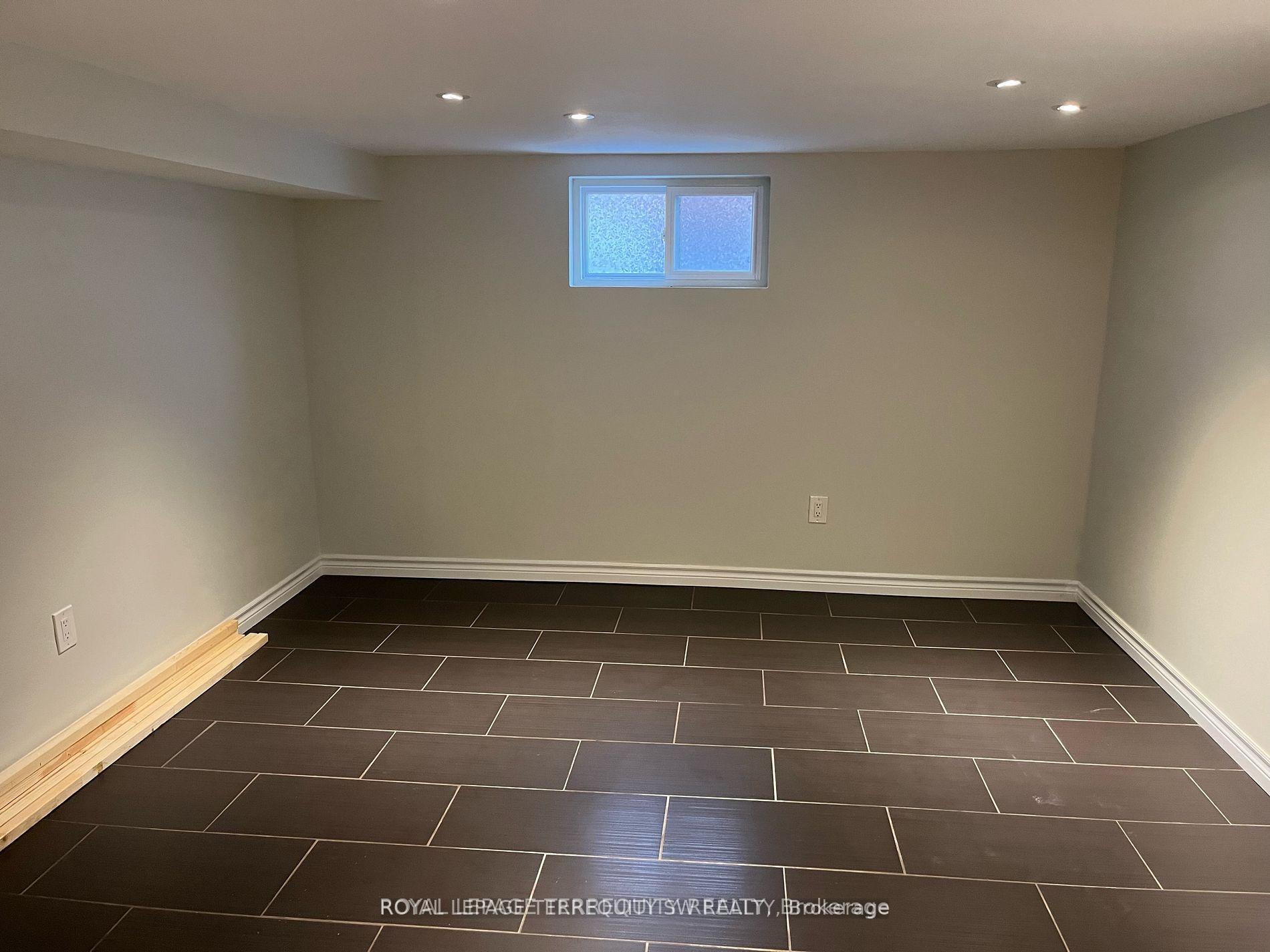 Photo 3 of Unit Bsmt, 31 Chamberlain Avenue, North York, Briar Hill-Belgravia — HOMEH