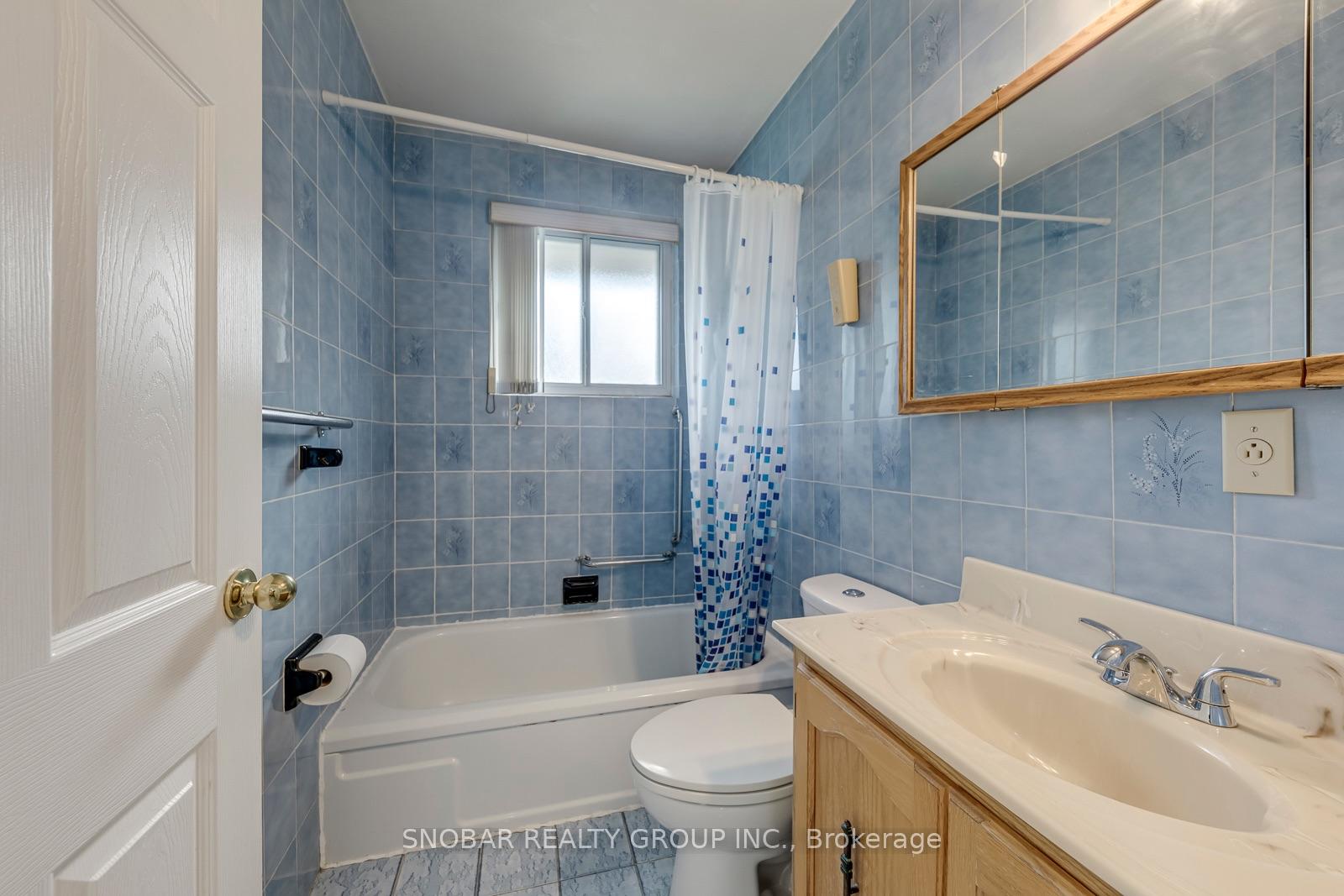 Photo 15 of 22 Thelmere Place, Etobicoke, Willowridge-Martingrove-Richview — HOMEH