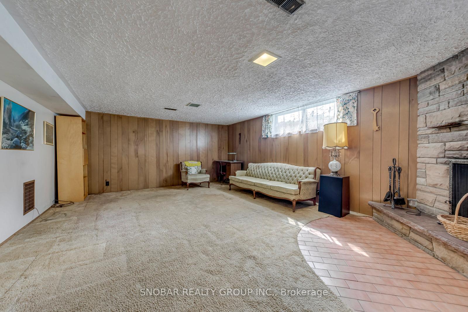 Photo 16 of 22 Thelmere Place, Etobicoke, Willowridge-Martingrove-Richview — HOMEH