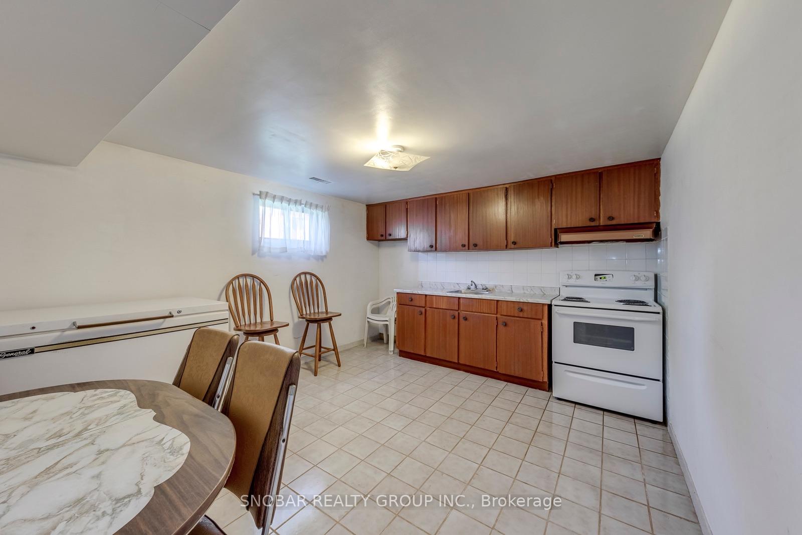 Photo 18 of 22 Thelmere Place, Etobicoke, Willowridge-Martingrove-Richview — HOMEH