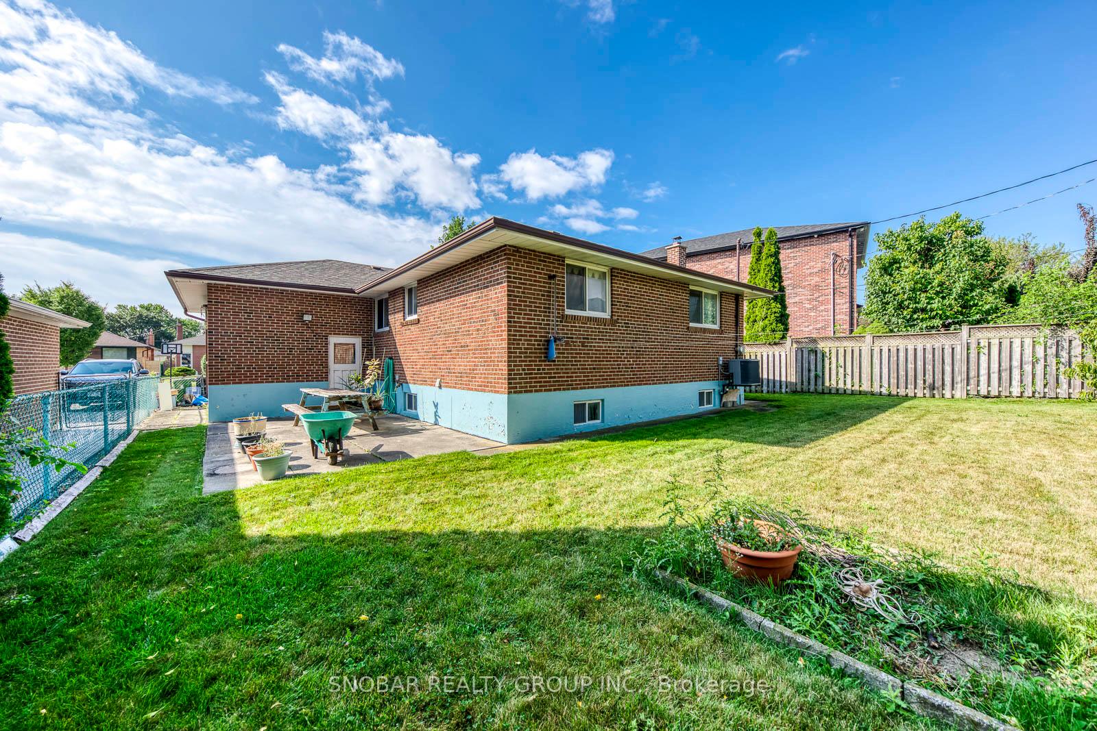 Photo 25 of 22 Thelmere Place, Etobicoke, Willowridge-Martingrove-Richview — HOMEH