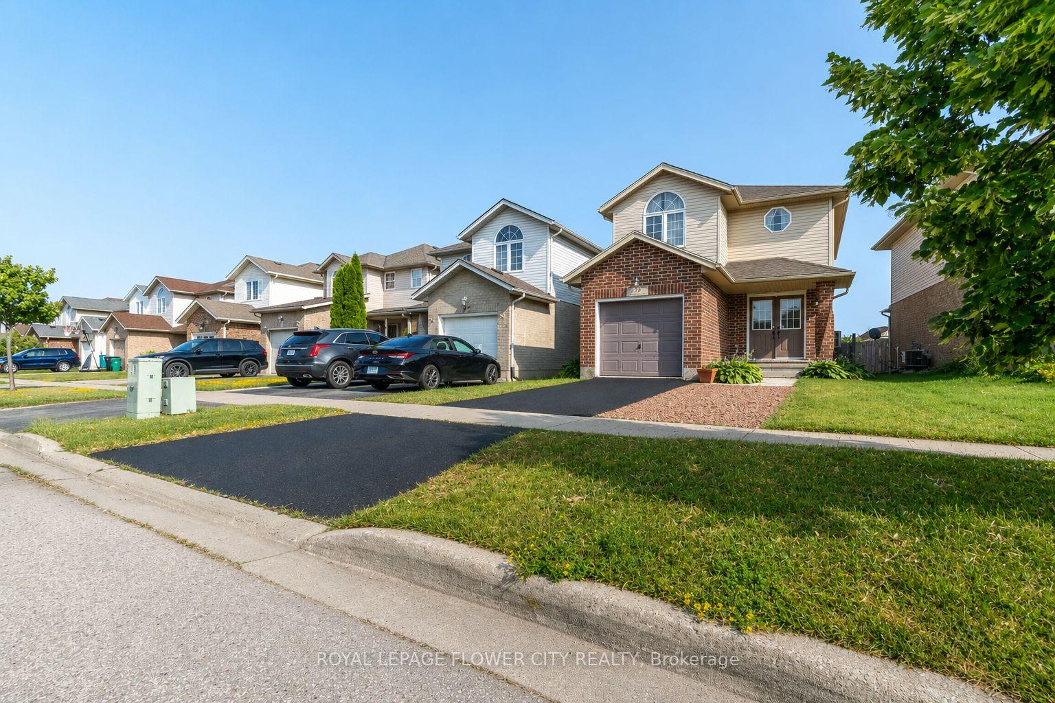 Photo 2 of 99 Windflower Drive, Kitchener, Larentian West — HOMEH