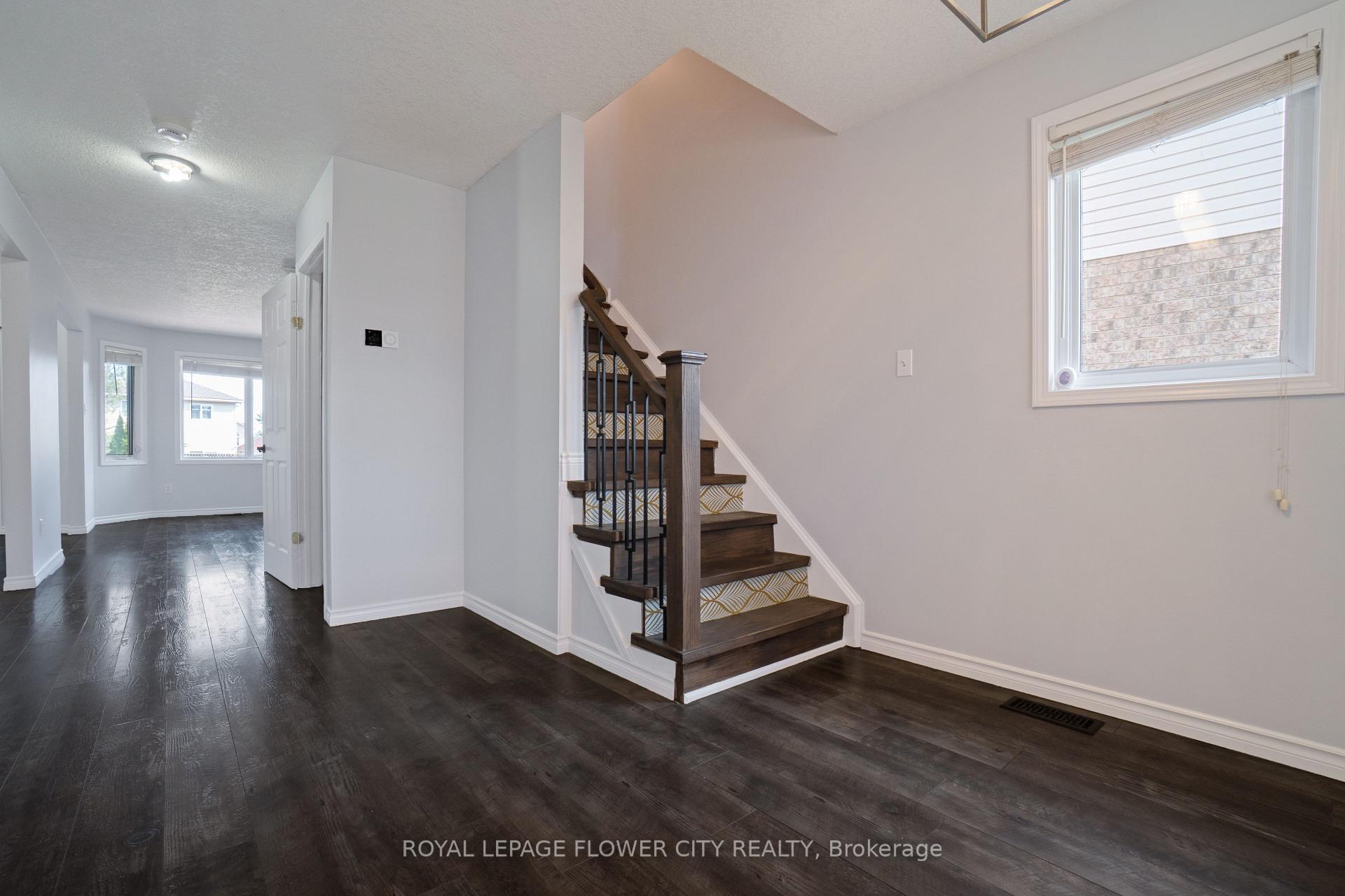 Photo 6 of 99 Windflower Drive, Kitchener, Larentian West — HOMEH