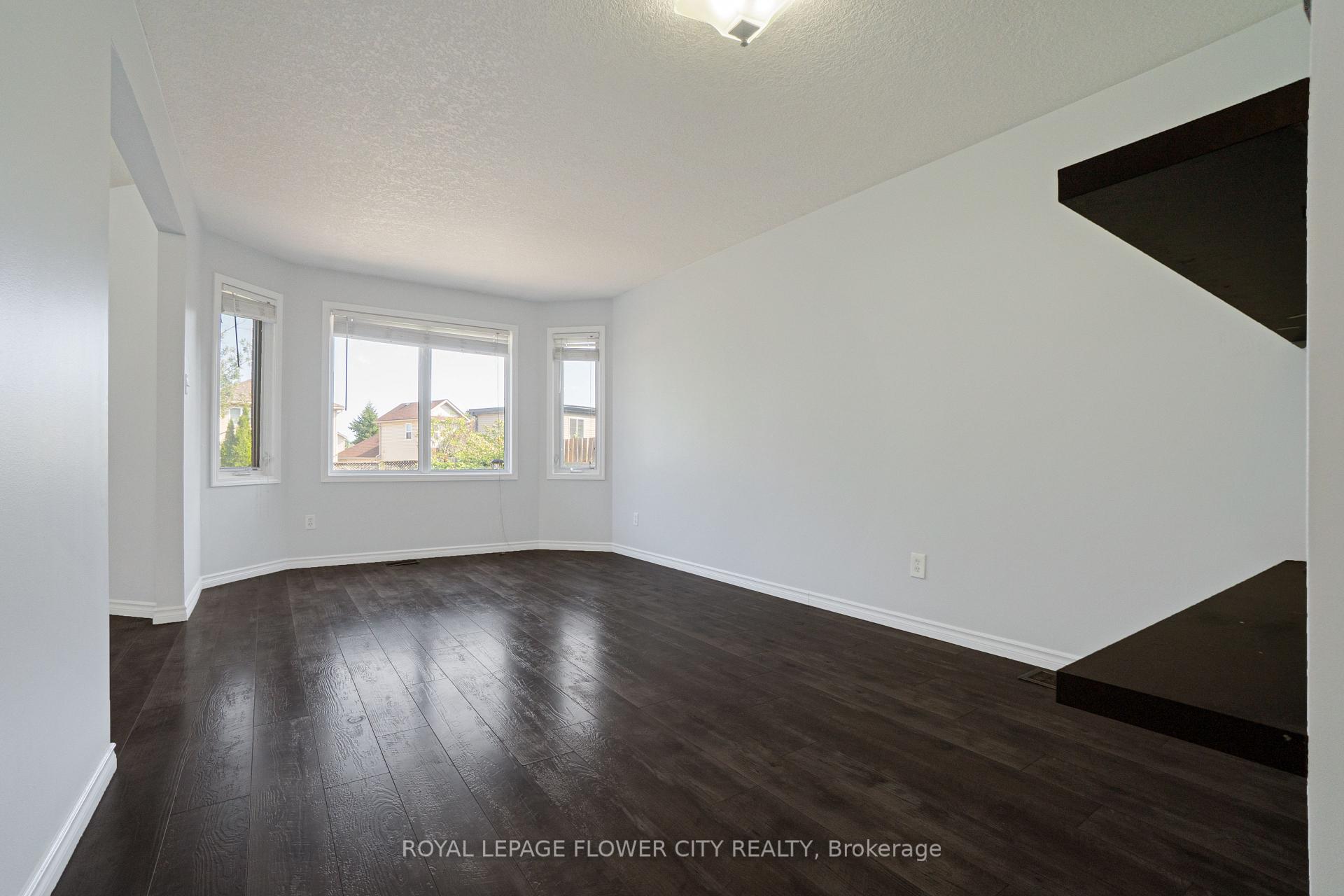 Photo 10 of 99 Windflower Drive, Kitchener, Larentian West — HOMEH