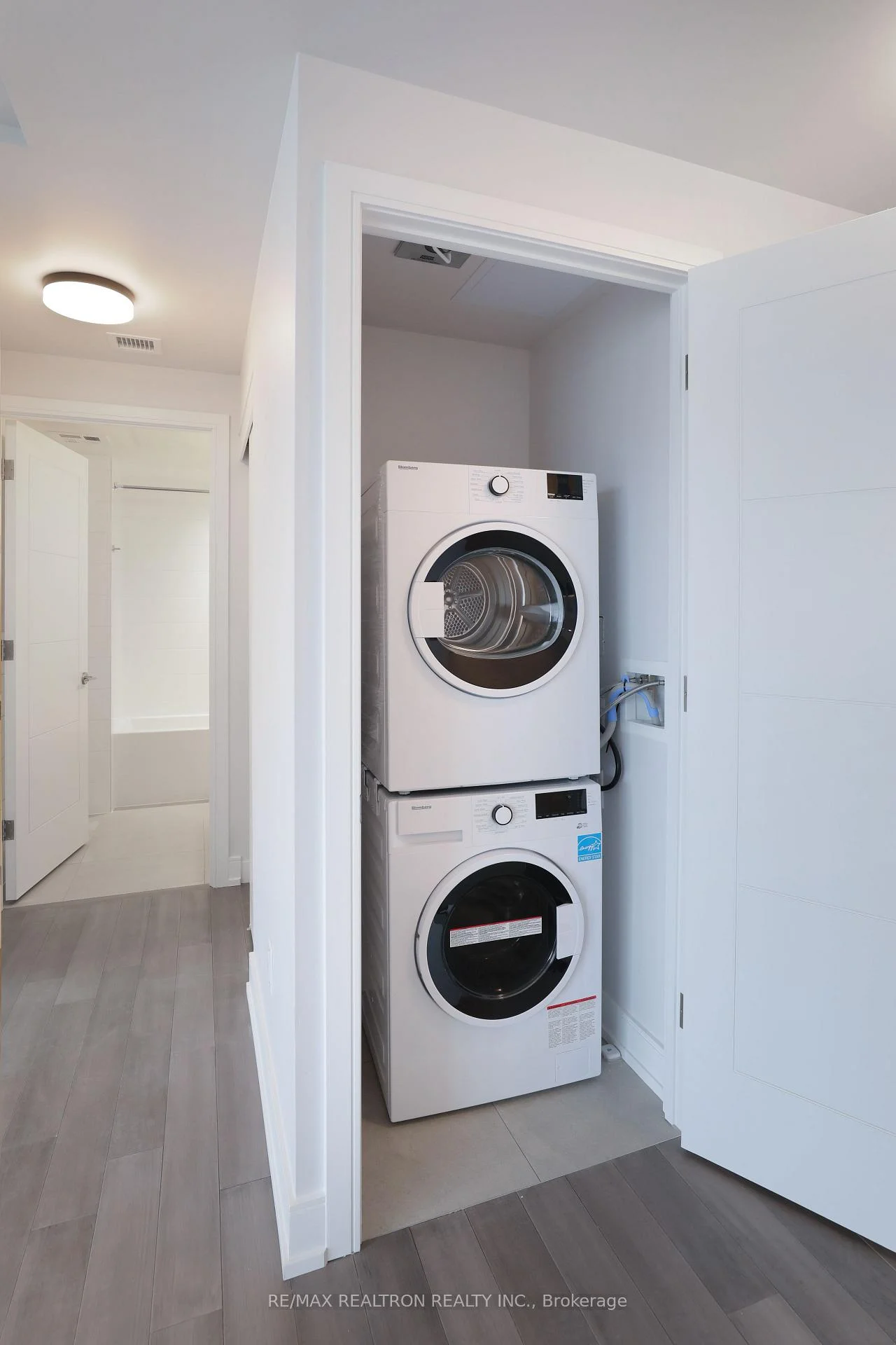Photo 8 of Unit 514, 2525 Bathurst Street, Toronto, Forest Hill North — HOMEH