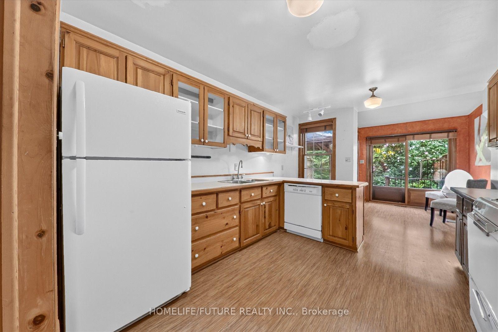 Photo 16 of 56 Sparkhall Avenue, Toronto, North Riverdale — HOMEH