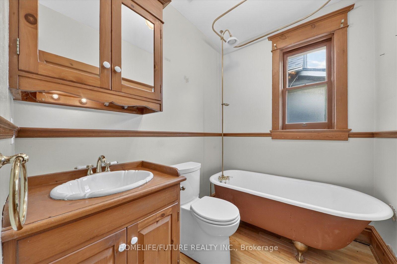 Photo 28 of 56 Sparkhall Avenue, Toronto, North Riverdale — HOMEH
