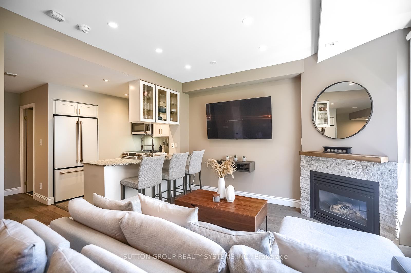 Photo 3 of Unit 323, 32 Stadium Road, Toronto, Niagara — HOMEH