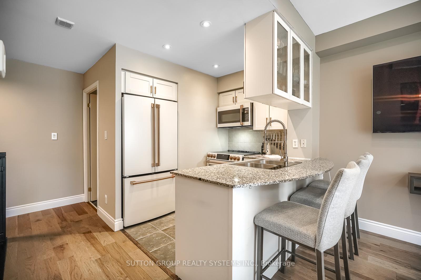 Photo 12 of Unit 323, 32 Stadium Road, Toronto, Niagara — HOMEH