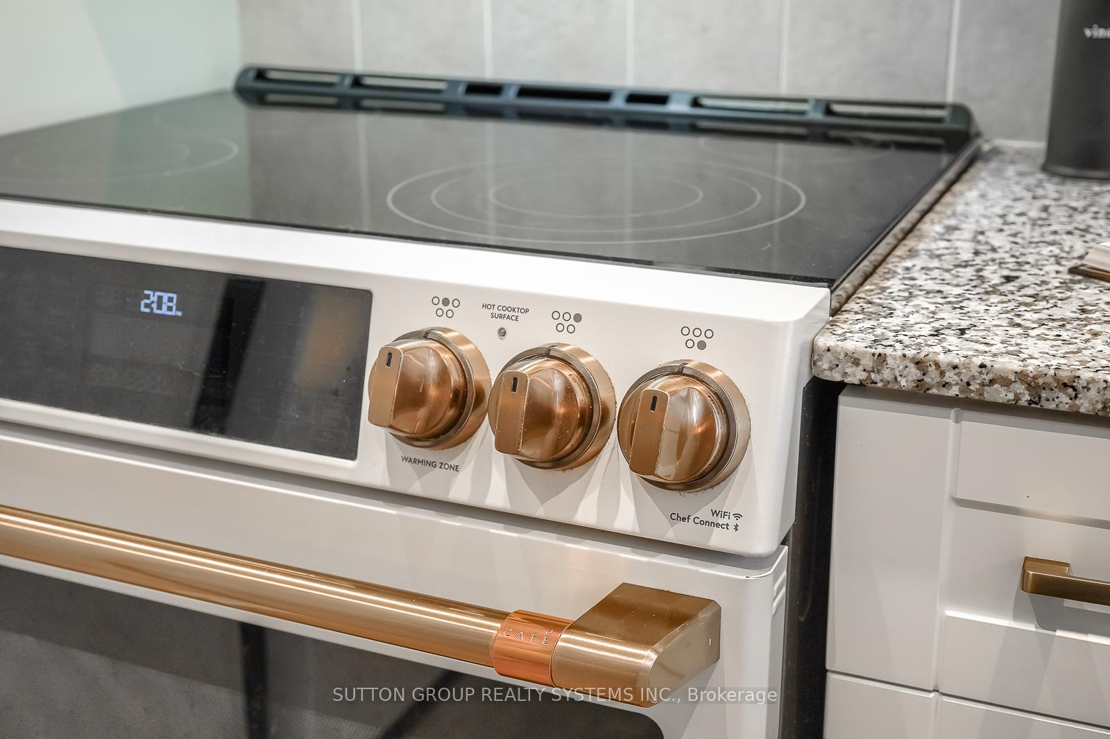 Photo 17 of Unit 323, 32 Stadium Road, Toronto, Niagara — HOMEH