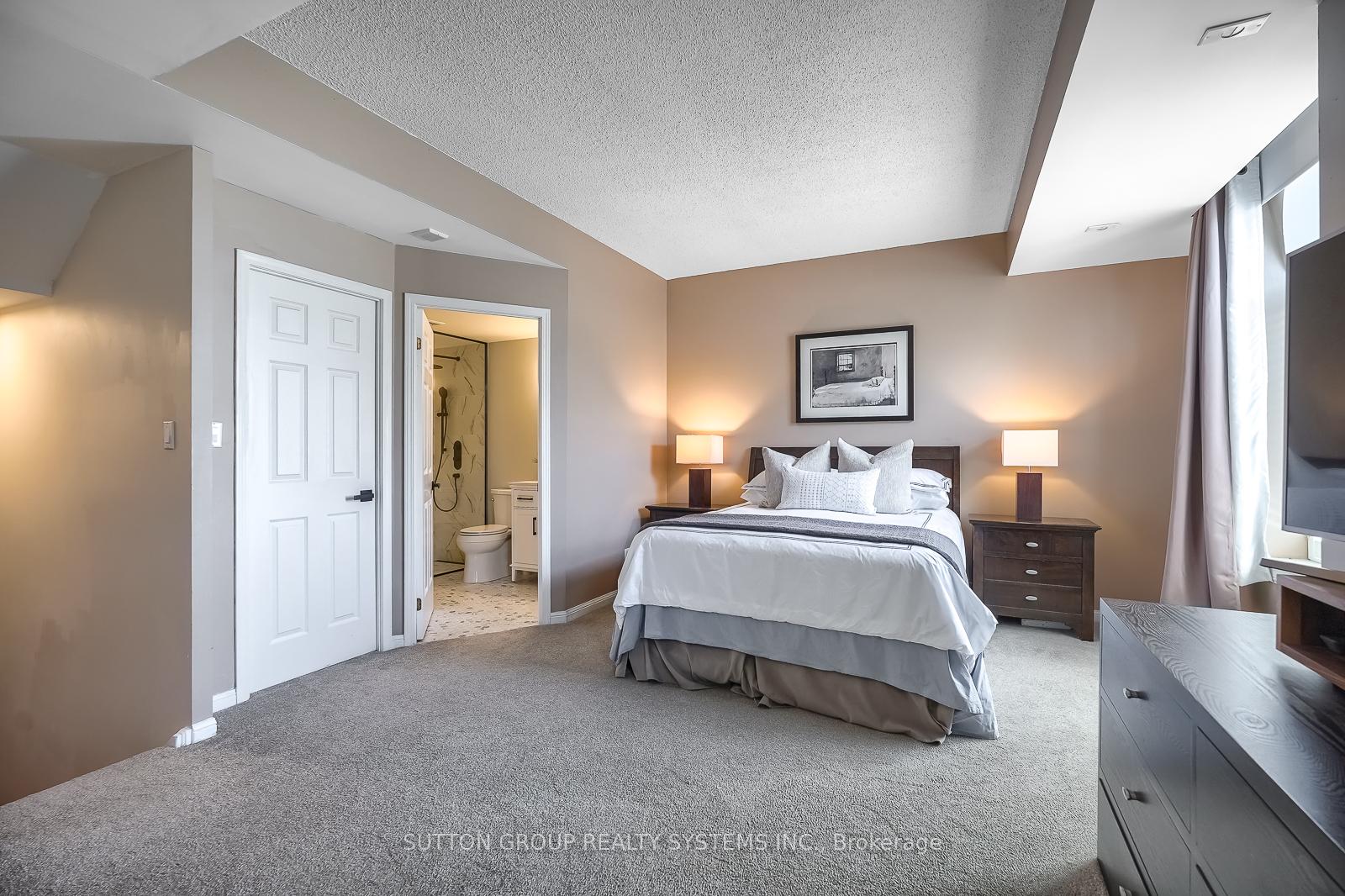 Photo 26 of Unit 323, 32 Stadium Road, Toronto, Niagara — HOMEH