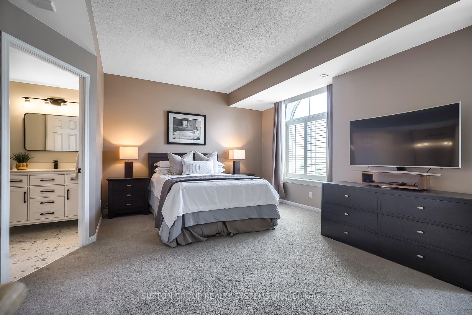 Photo 27 of Unit 323, 32 Stadium Road, Toronto, Niagara — HOMEH