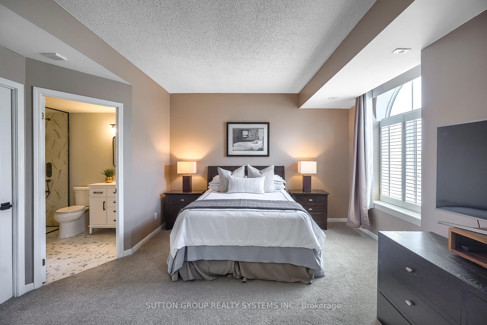 Photo 28 of Unit 323, 32 Stadium Road, Toronto, Niagara — HOMEH