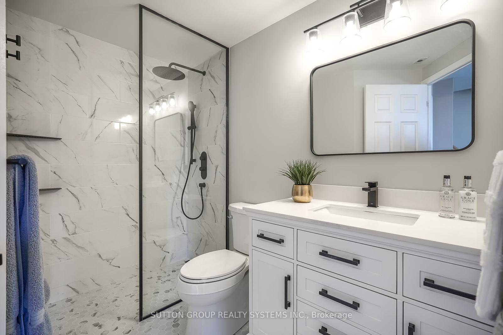 Photo 31 of Unit 323, 32 Stadium Road, Toronto, Niagara — HOMEH