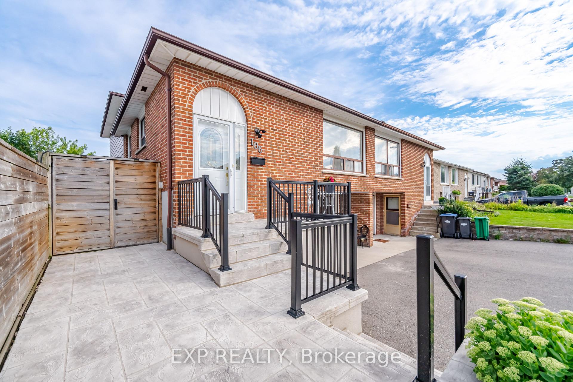 Photo 2 of 106 Hanson Road, Mississauga, Fairview — HOMEH