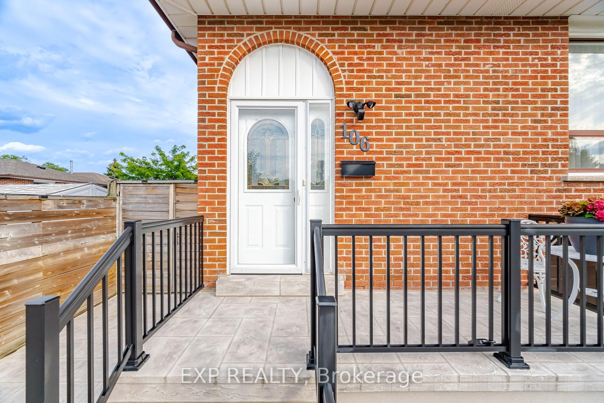 Photo 3 of 106 Hanson Road, Mississauga, Fairview — HOMEH