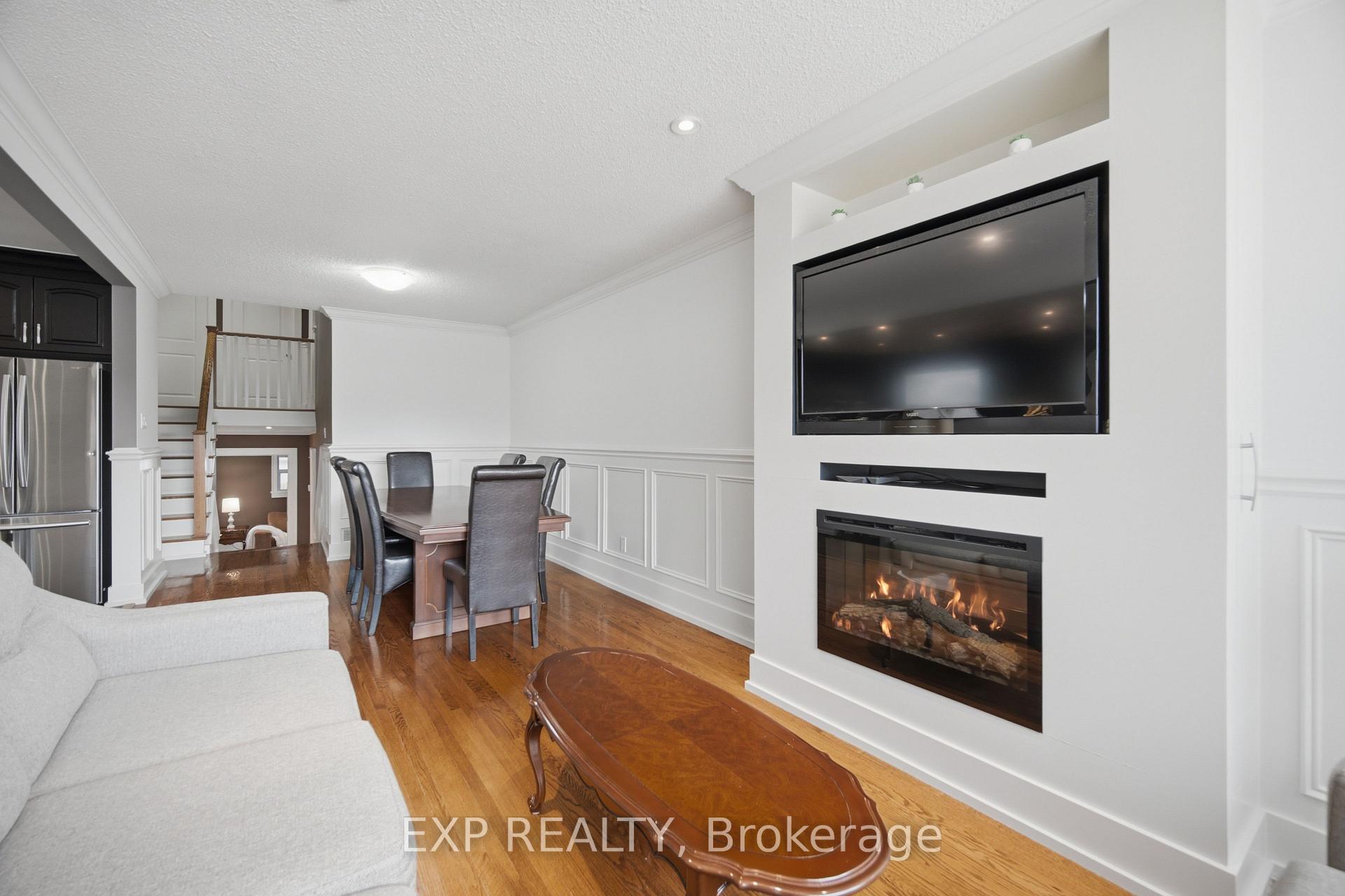 Photo 8 of 106 Hanson Road, Mississauga, Fairview — HOMEH