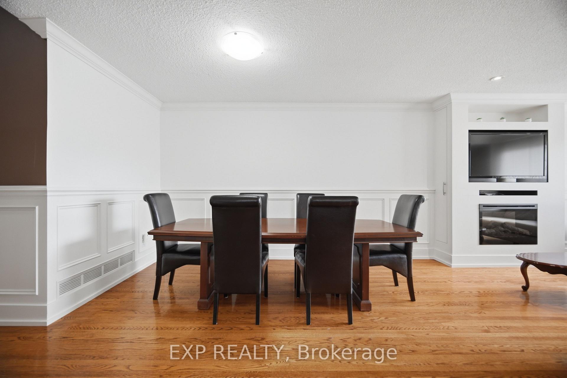 Photo 9 of 106 Hanson Road, Mississauga, Fairview — HOMEH