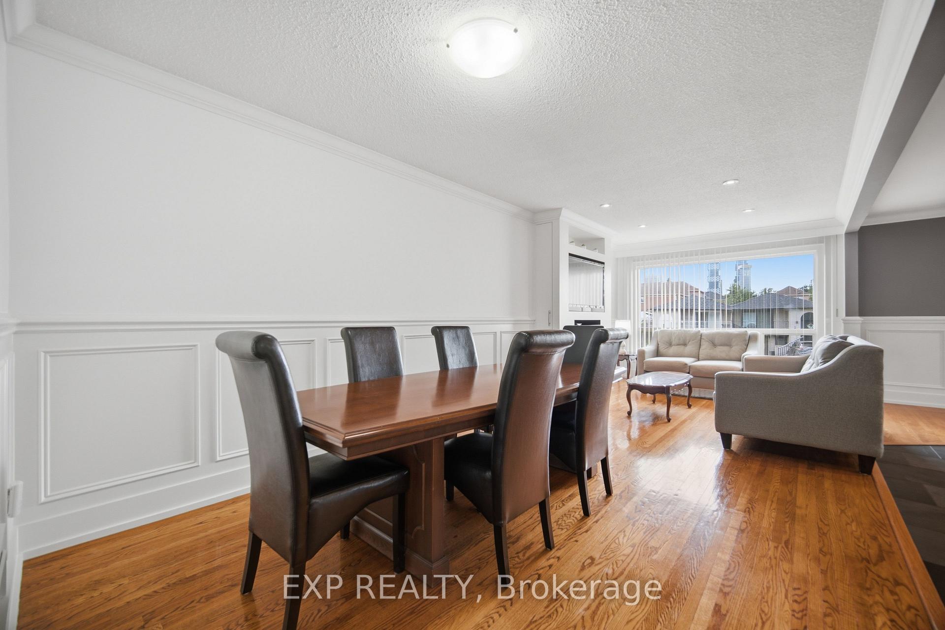 Photo 10 of 106 Hanson Road, Mississauga, Fairview — HOMEH