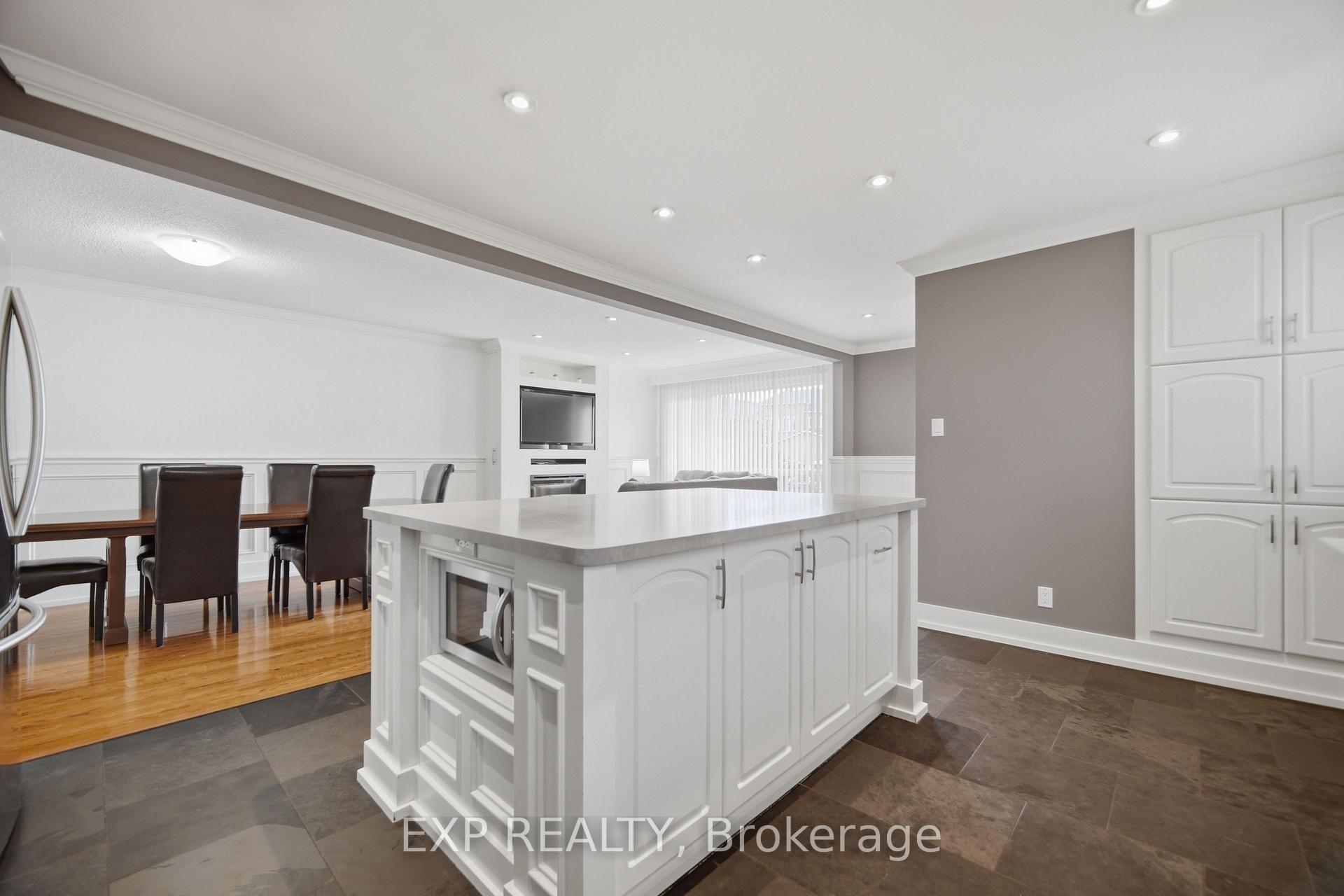 Photo 14 of 106 Hanson Road, Mississauga, Fairview — HOMEH