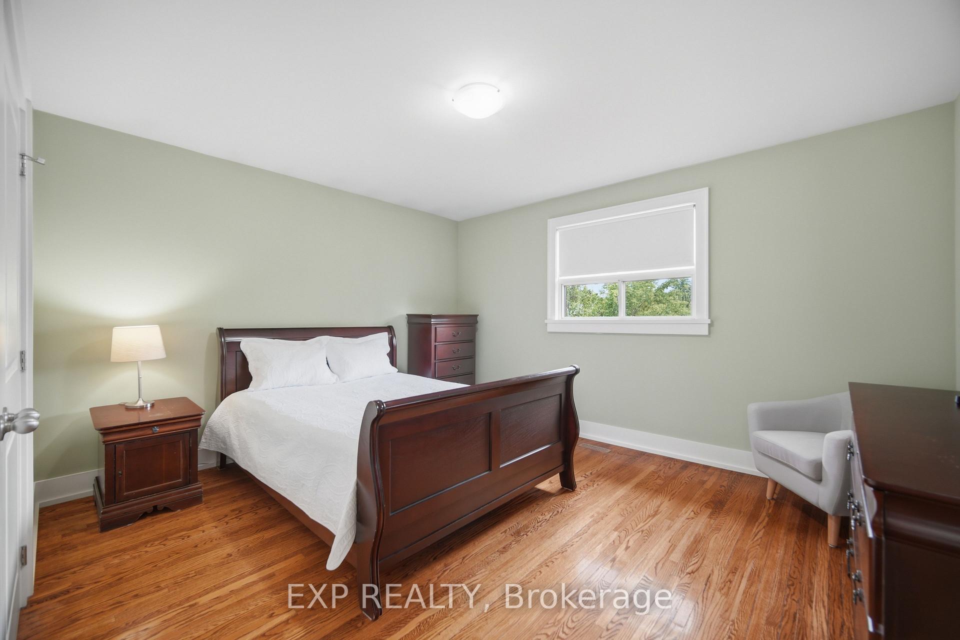 Photo 18 of 106 Hanson Road, Mississauga, Fairview — HOMEH