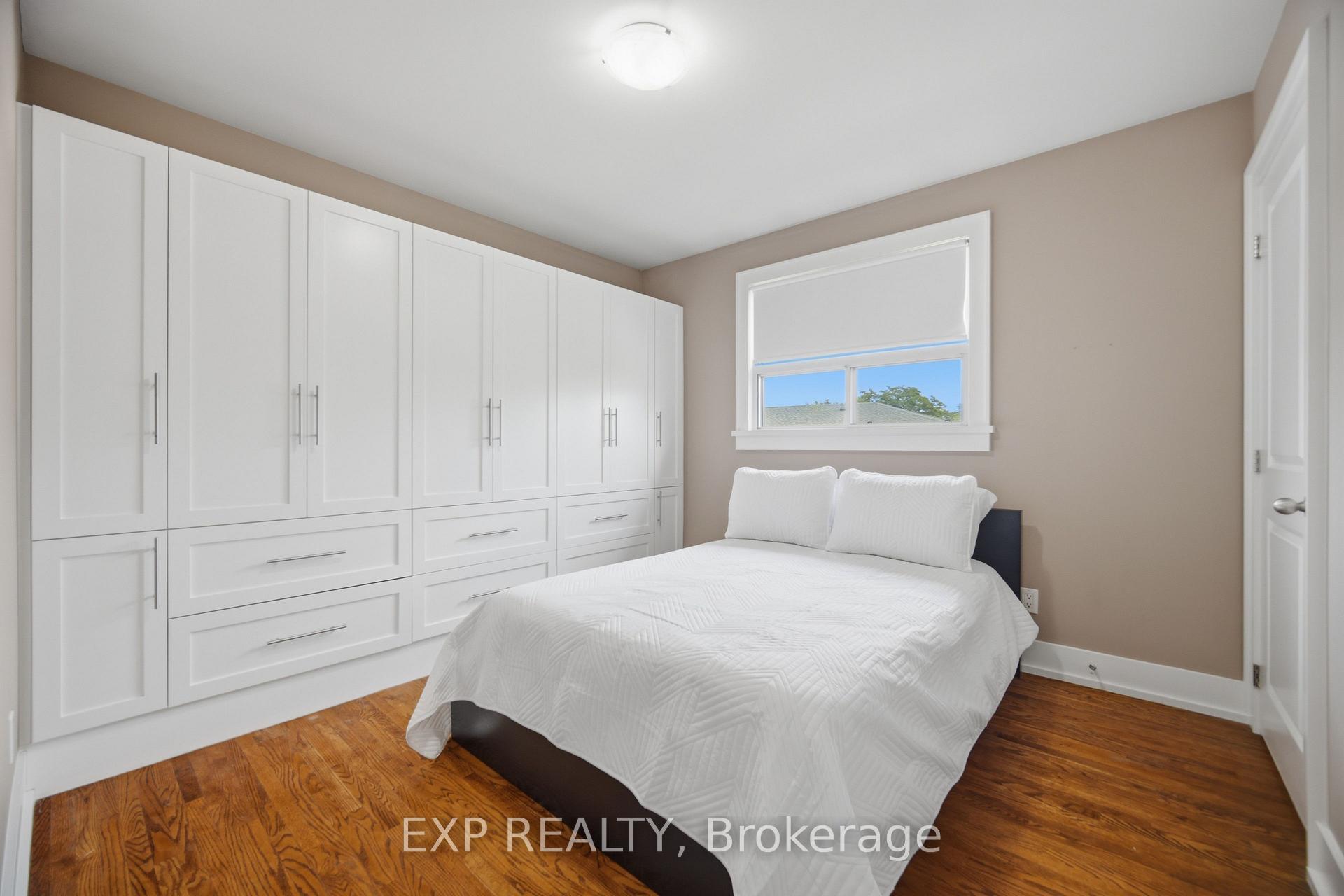 Photo 23 of 106 Hanson Road, Mississauga, Fairview — HOMEH