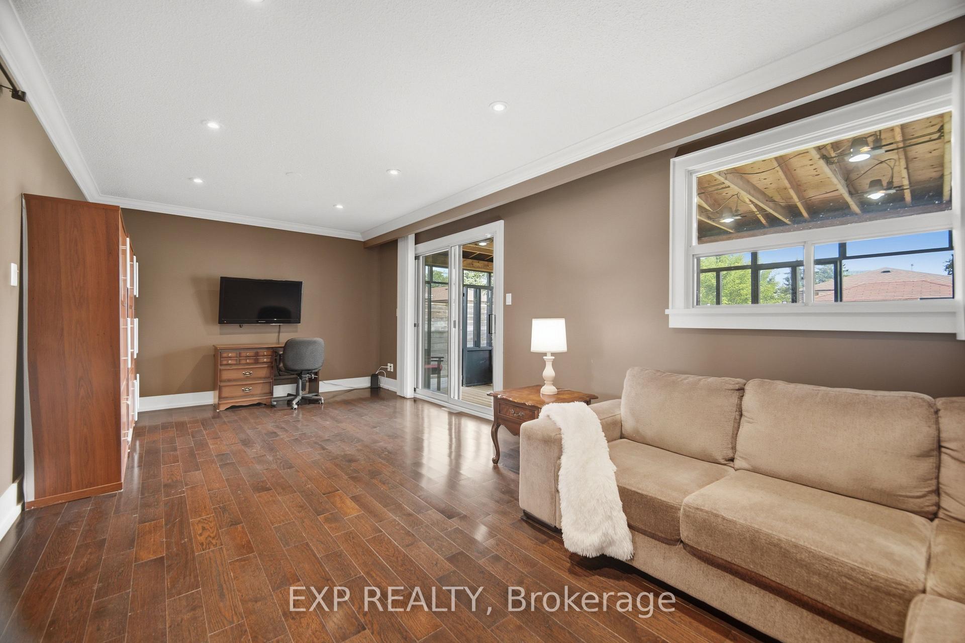 Photo 27 of 106 Hanson Road, Mississauga, Fairview — HOMEH