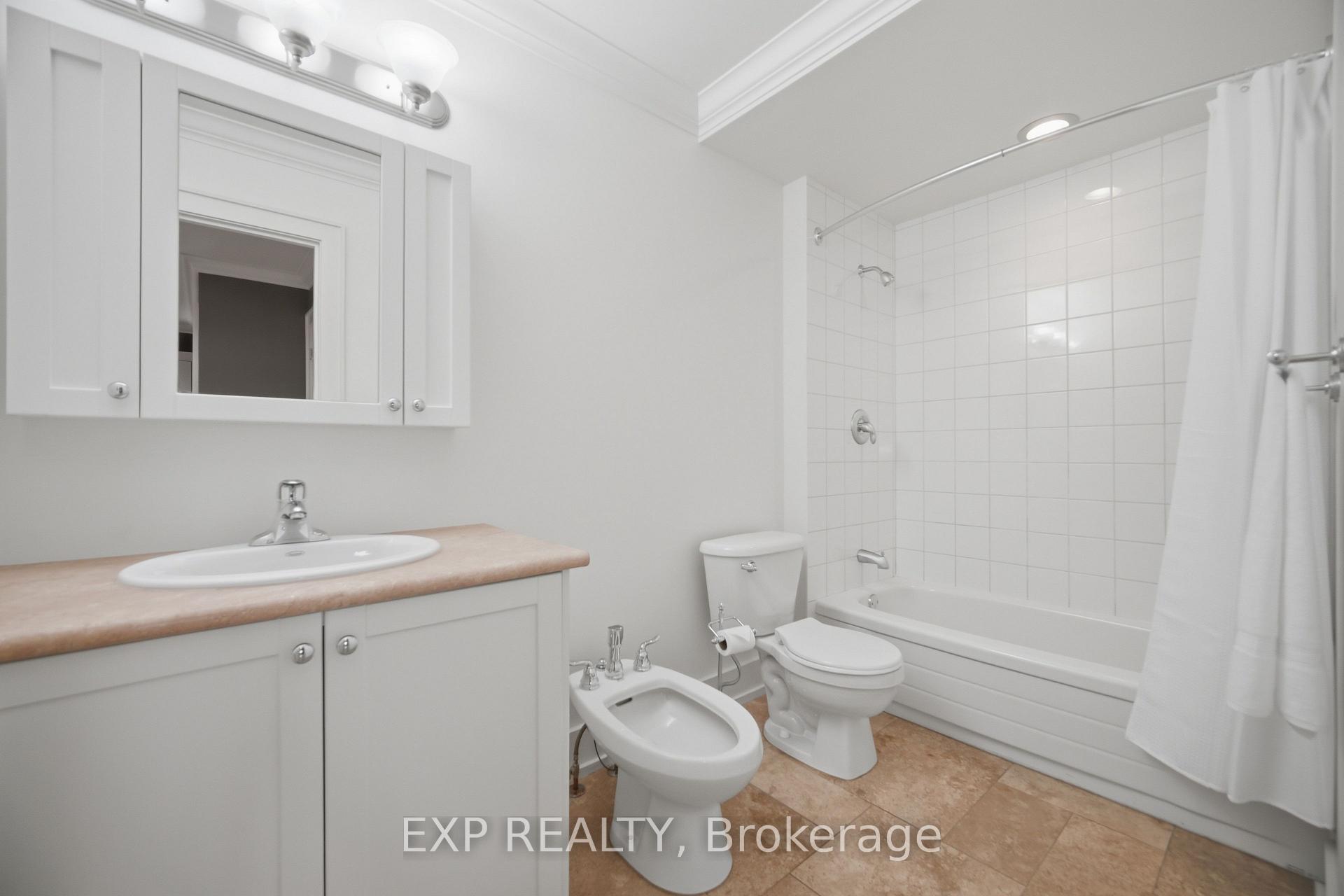 Photo 30 of 106 Hanson Road, Mississauga, Fairview — HOMEH