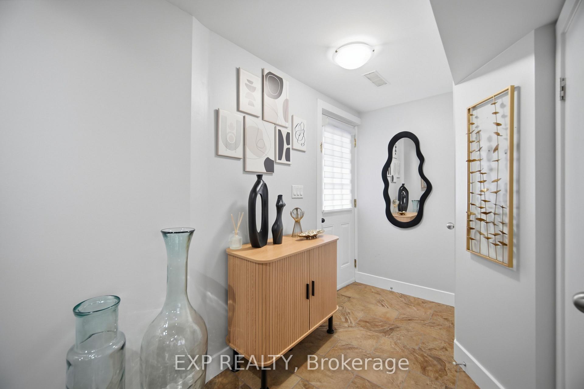 Photo 32 of 106 Hanson Road, Mississauga, Fairview — HOMEH