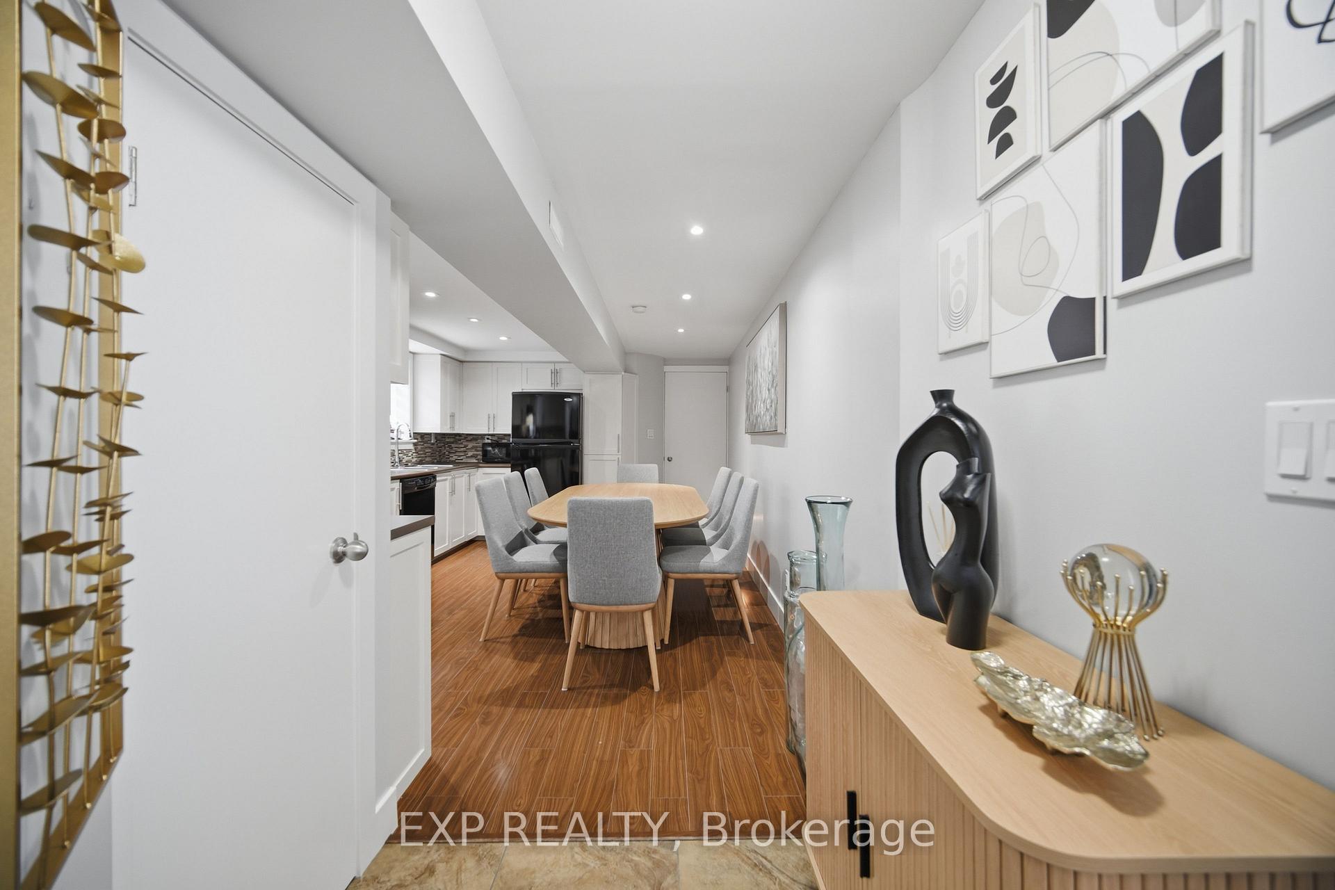 Photo 33 of 106 Hanson Road, Mississauga, Fairview — HOMEH