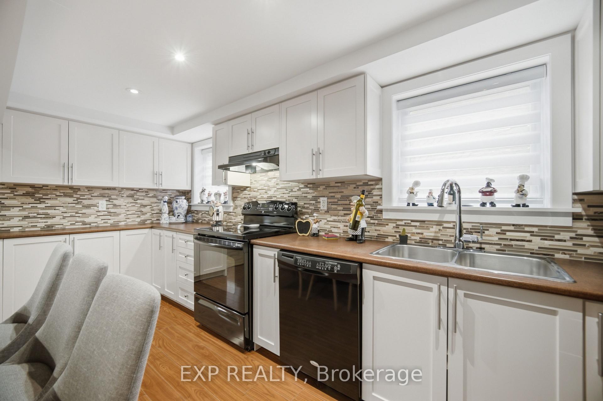 Photo 34 of 106 Hanson Road, Mississauga, Fairview — HOMEH
