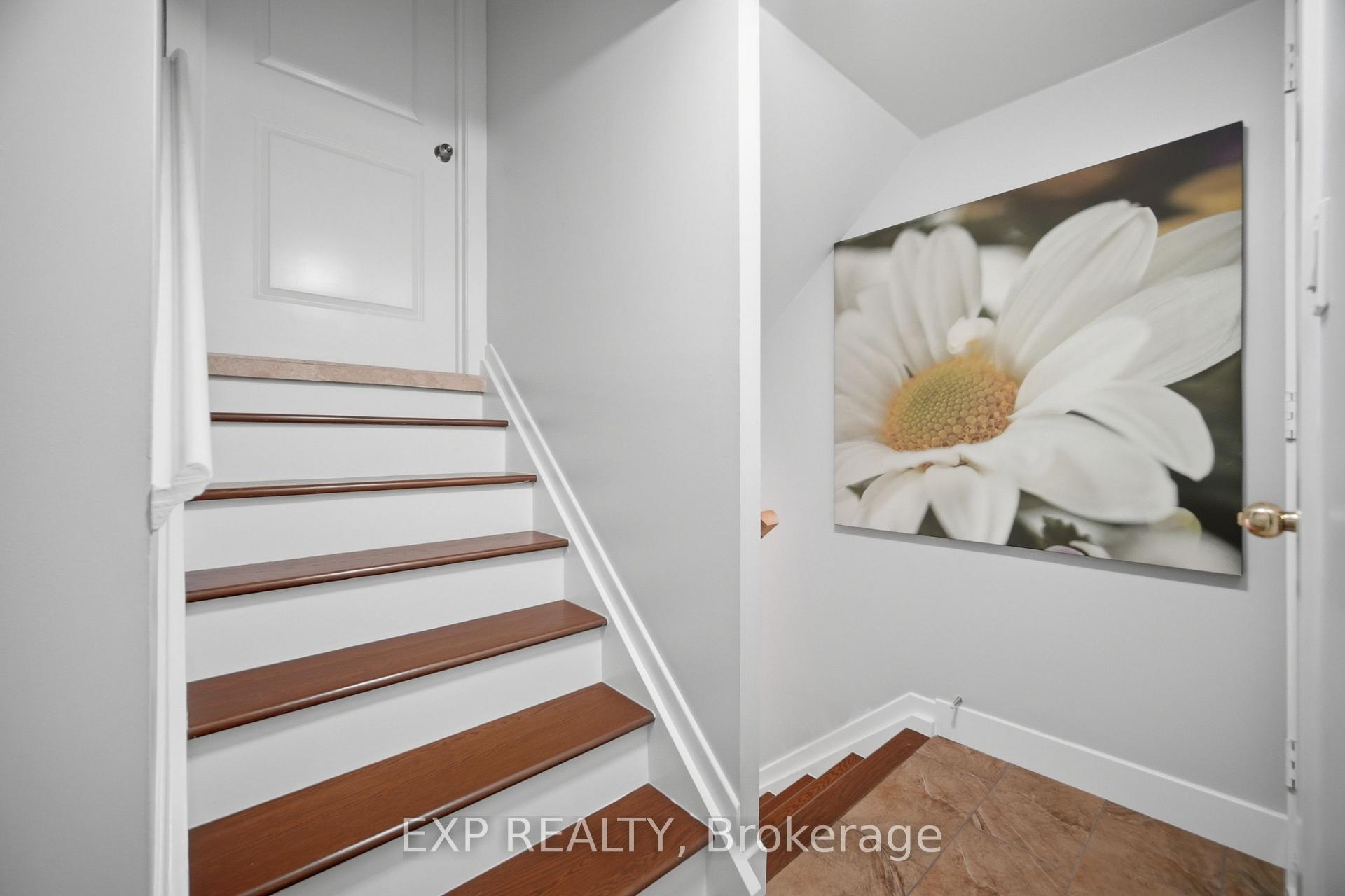Photo 36 of 106 Hanson Road, Mississauga, Fairview — HOMEH