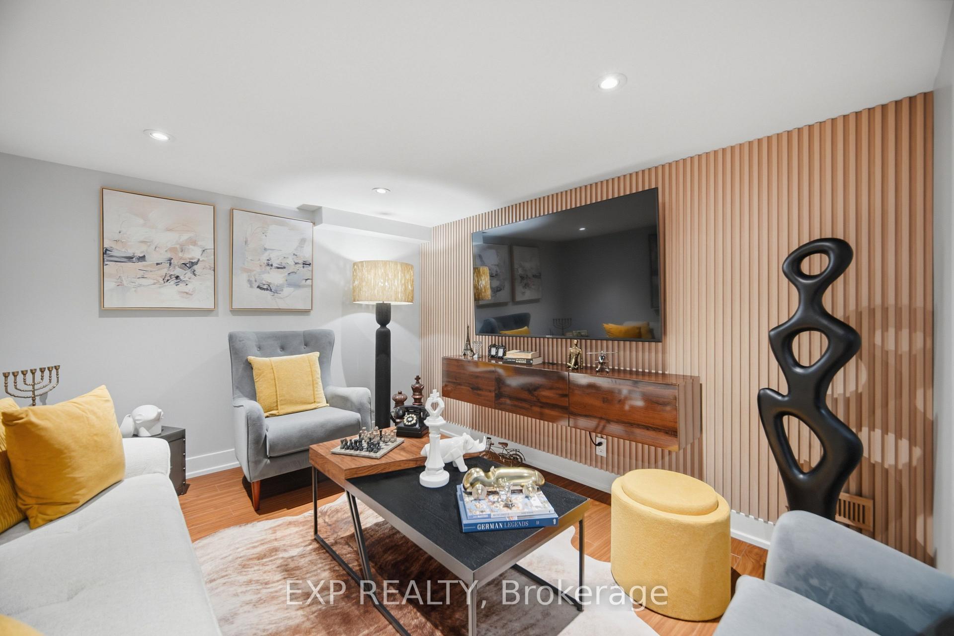 Photo 37 of 106 Hanson Road, Mississauga, Fairview — HOMEH