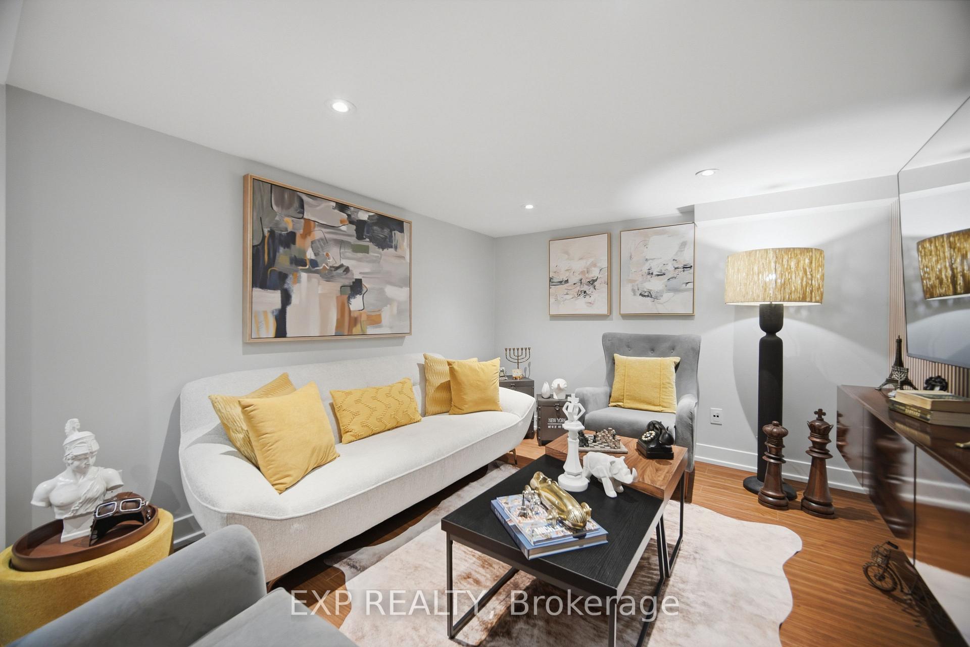 Photo 38 of 106 Hanson Road, Mississauga, Fairview — HOMEH