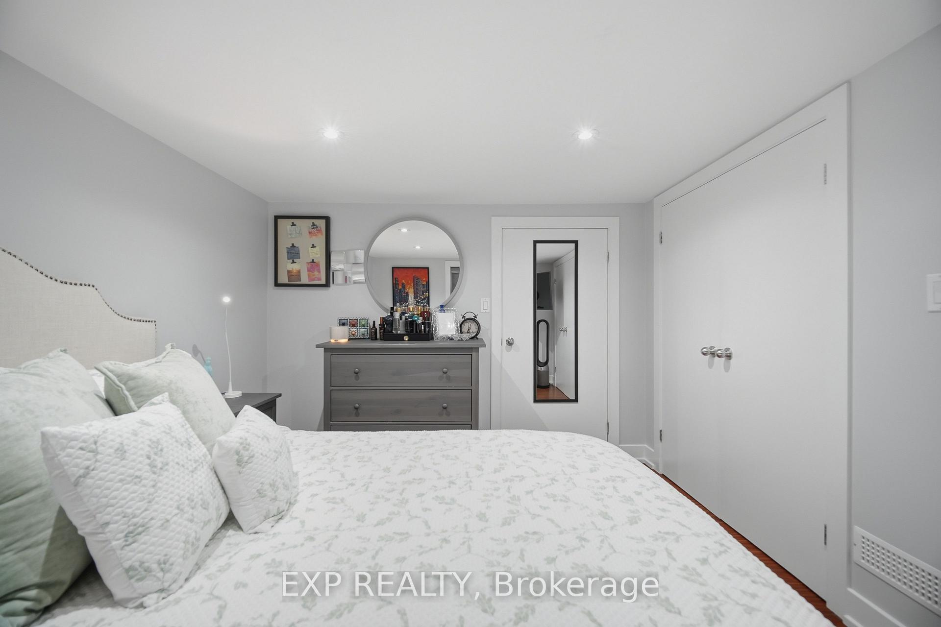 Photo 39 of 106 Hanson Road, Mississauga, Fairview — HOMEH