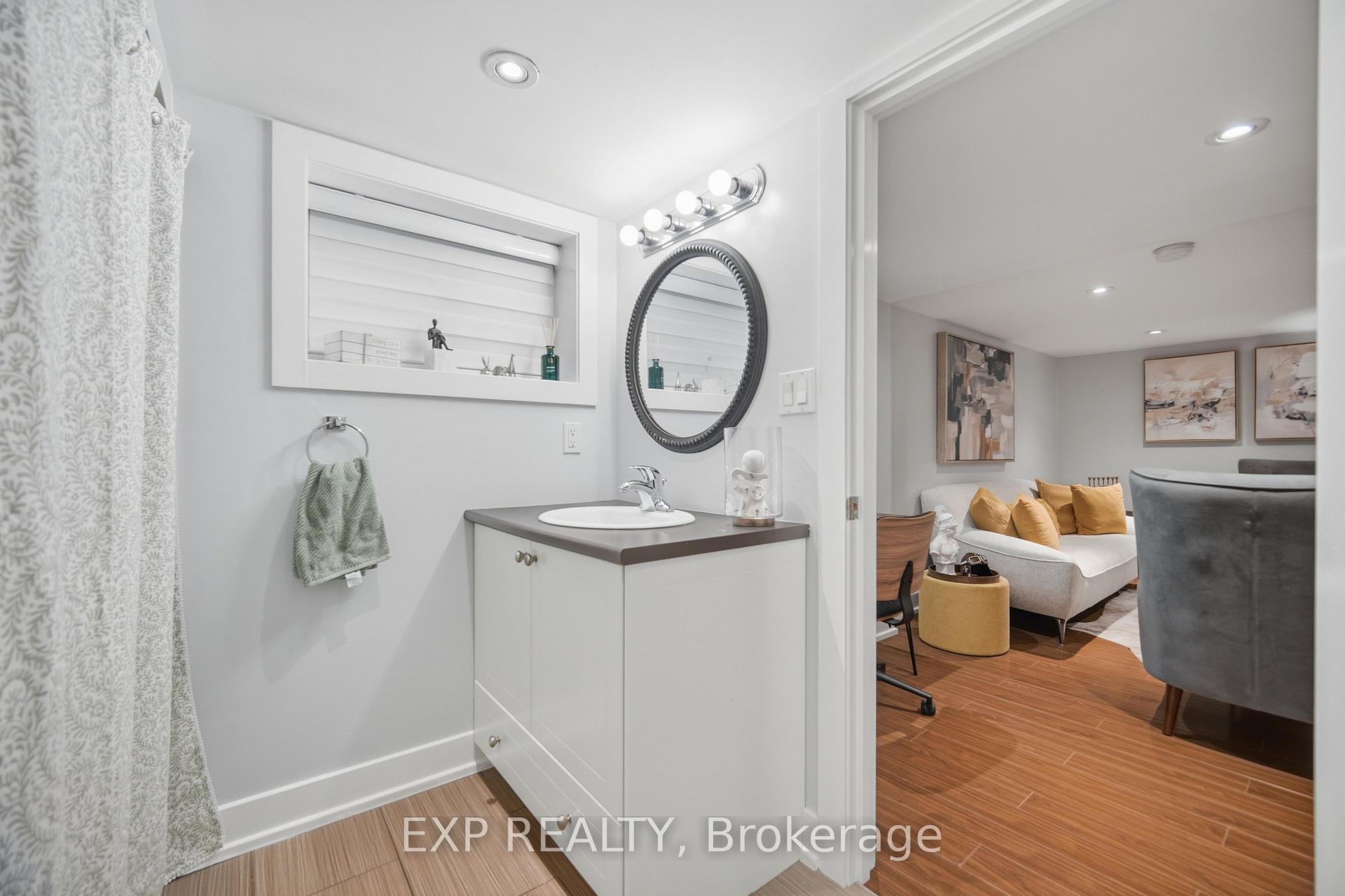 Photo 41 of 106 Hanson Road, Mississauga, Fairview — HOMEH