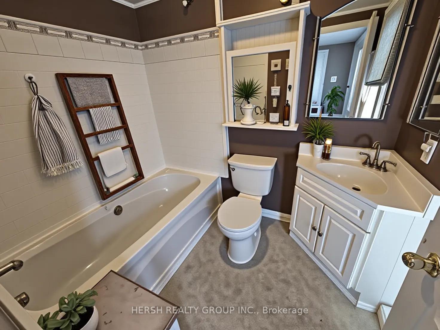 Photo 6 of 47 68th Street, Wasaga Beach — HOMEH