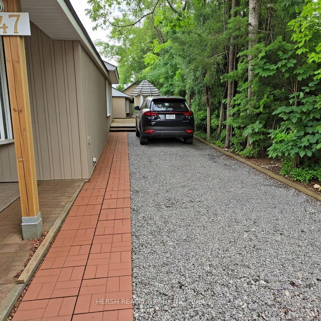 Photo 9 of 47 68th Street, Wasaga Beach — HOMEH