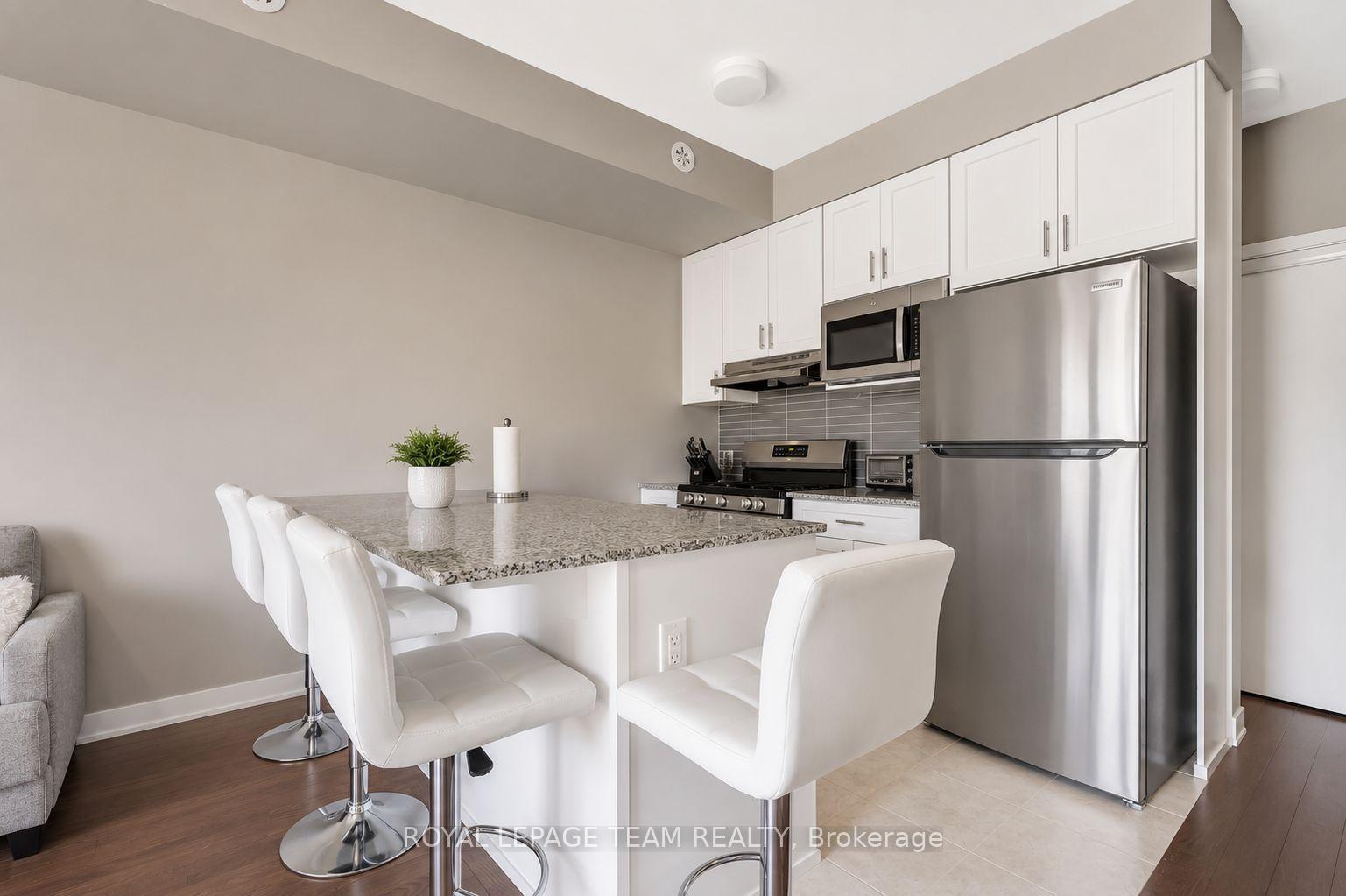 Photo 10 of 512 Mishi Private, Ottawa, CFB Rockcliffe and Area — HOMEH