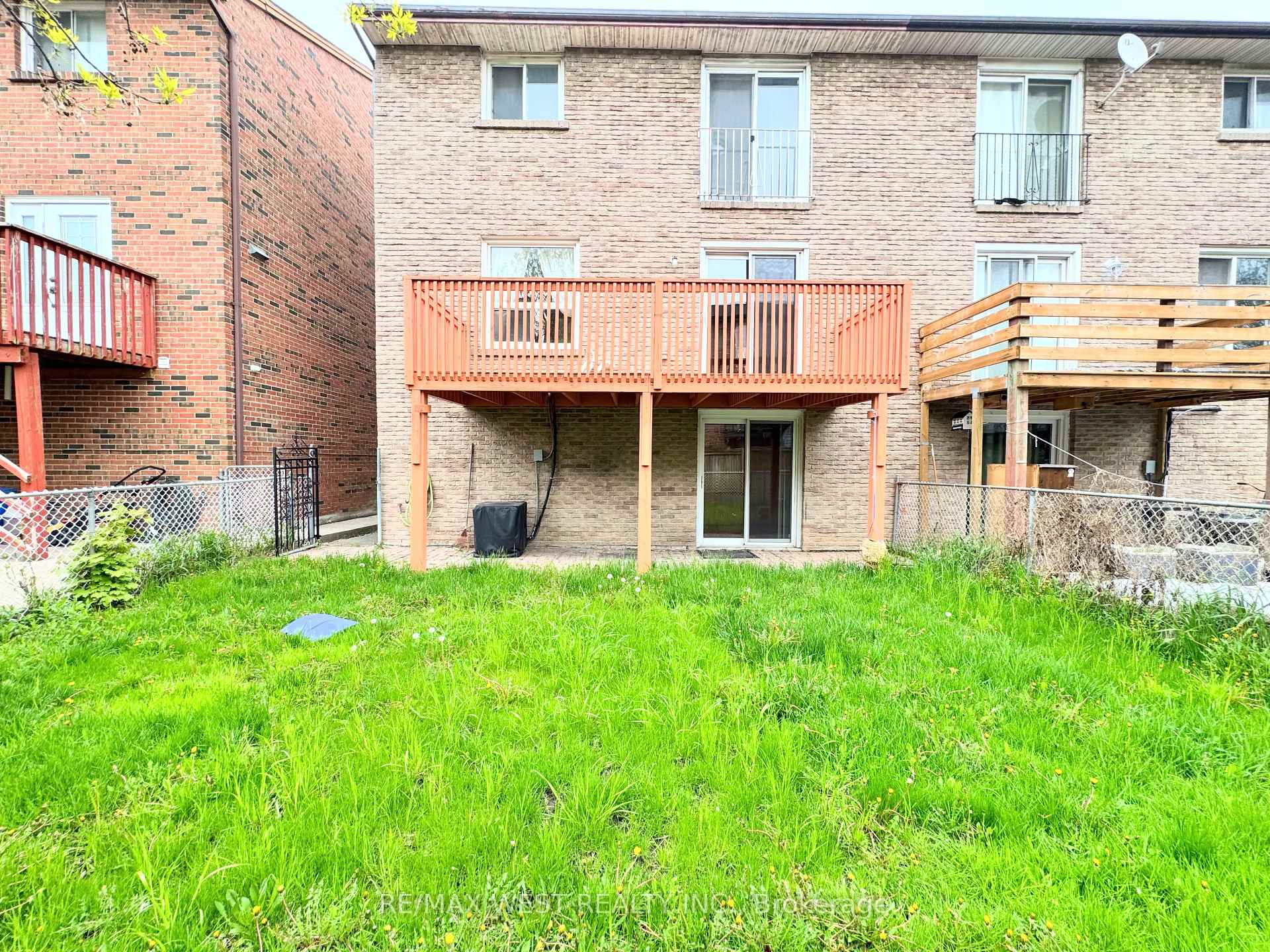 Photo 30 of 26 Brownridge Crescent, Etobicoke, West Humber-Clairville — HOMEH
