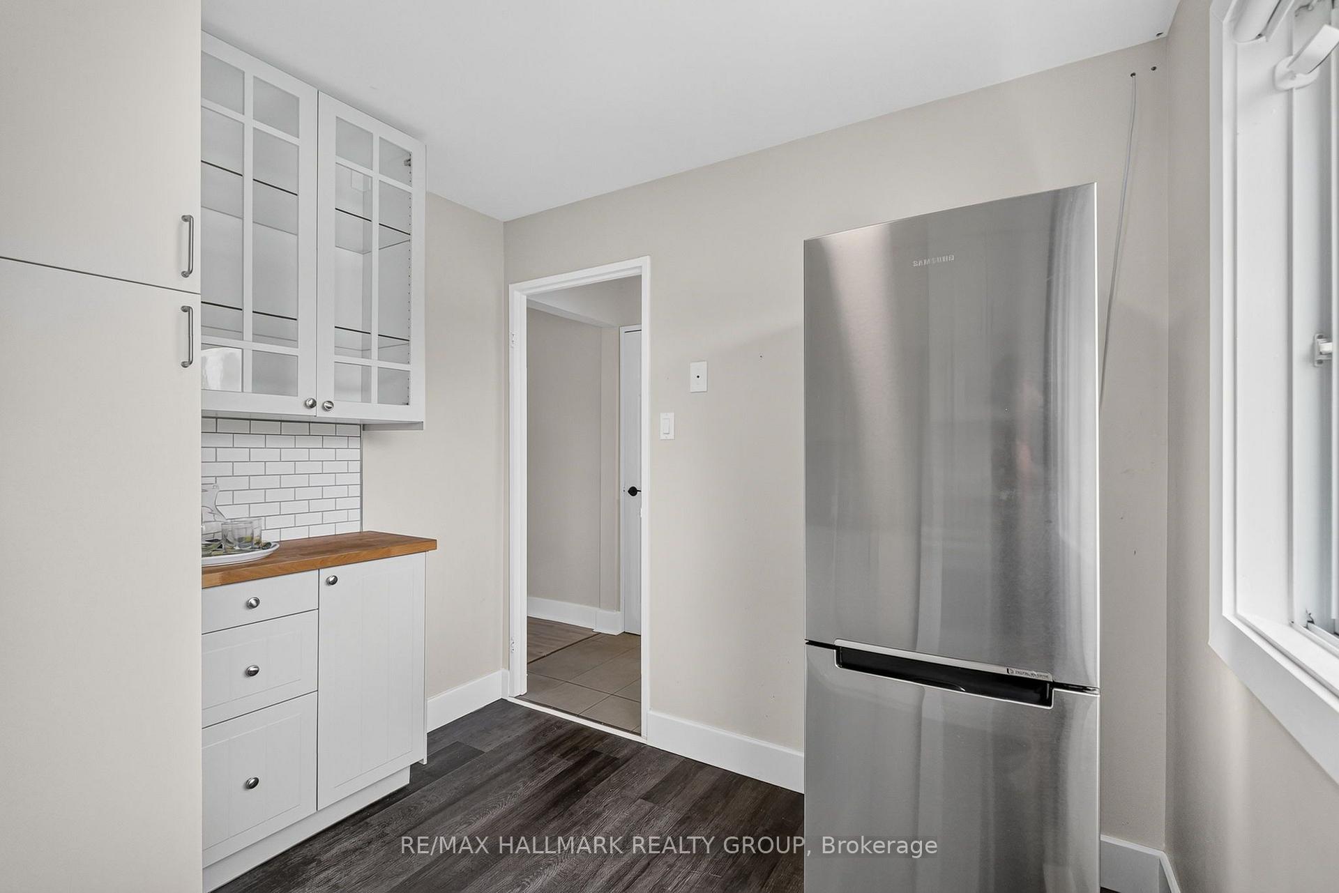 Photo 7 of 2998 Fairlea Crescent, Ottawa, Heron Gate/Industrial Park — HOMEH