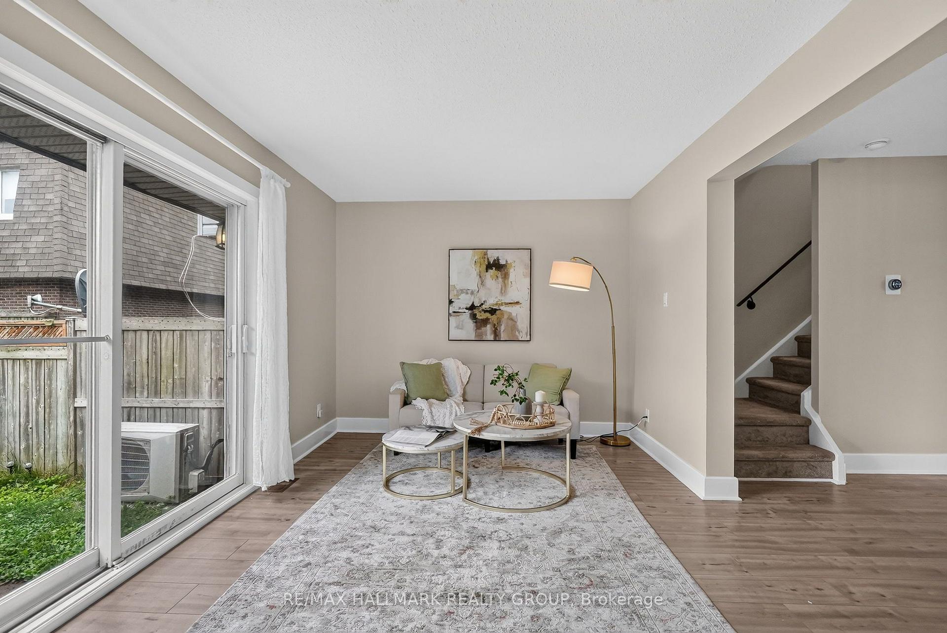 Photo 13 of 2998 Fairlea Crescent, Ottawa, Heron Gate/Industrial Park — HOMEH