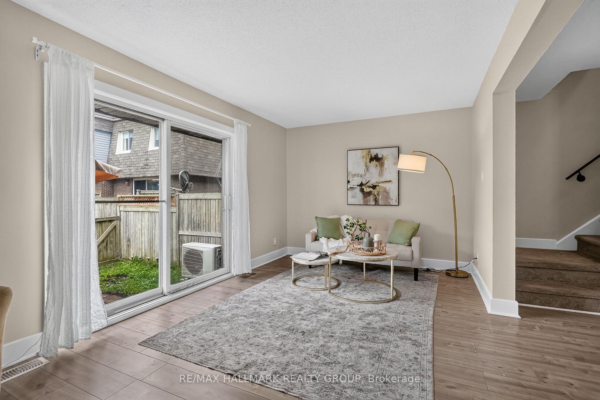 Photo 14 of 2998 Fairlea Crescent, Ottawa, Heron Gate/Industrial Park — HOMEH