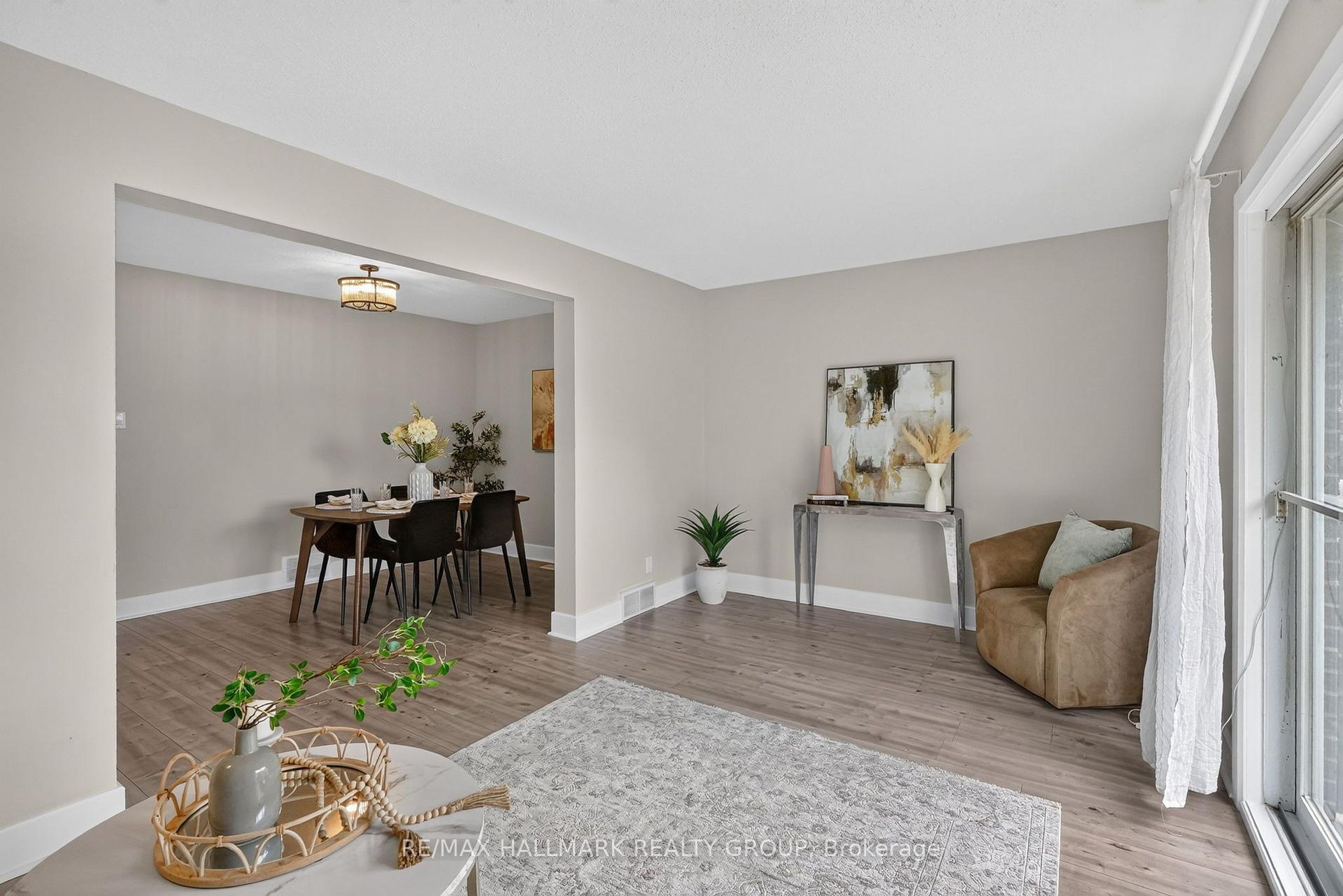 Photo 16 of 2998 Fairlea Crescent, Ottawa, Heron Gate/Industrial Park — HOMEH