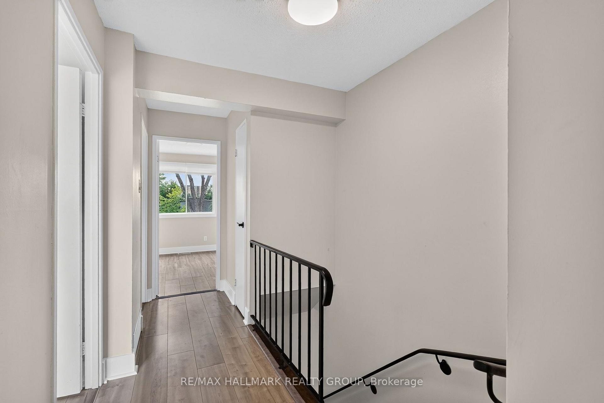 Photo 17 of 2998 Fairlea Crescent, Ottawa, Heron Gate/Industrial Park — HOMEH