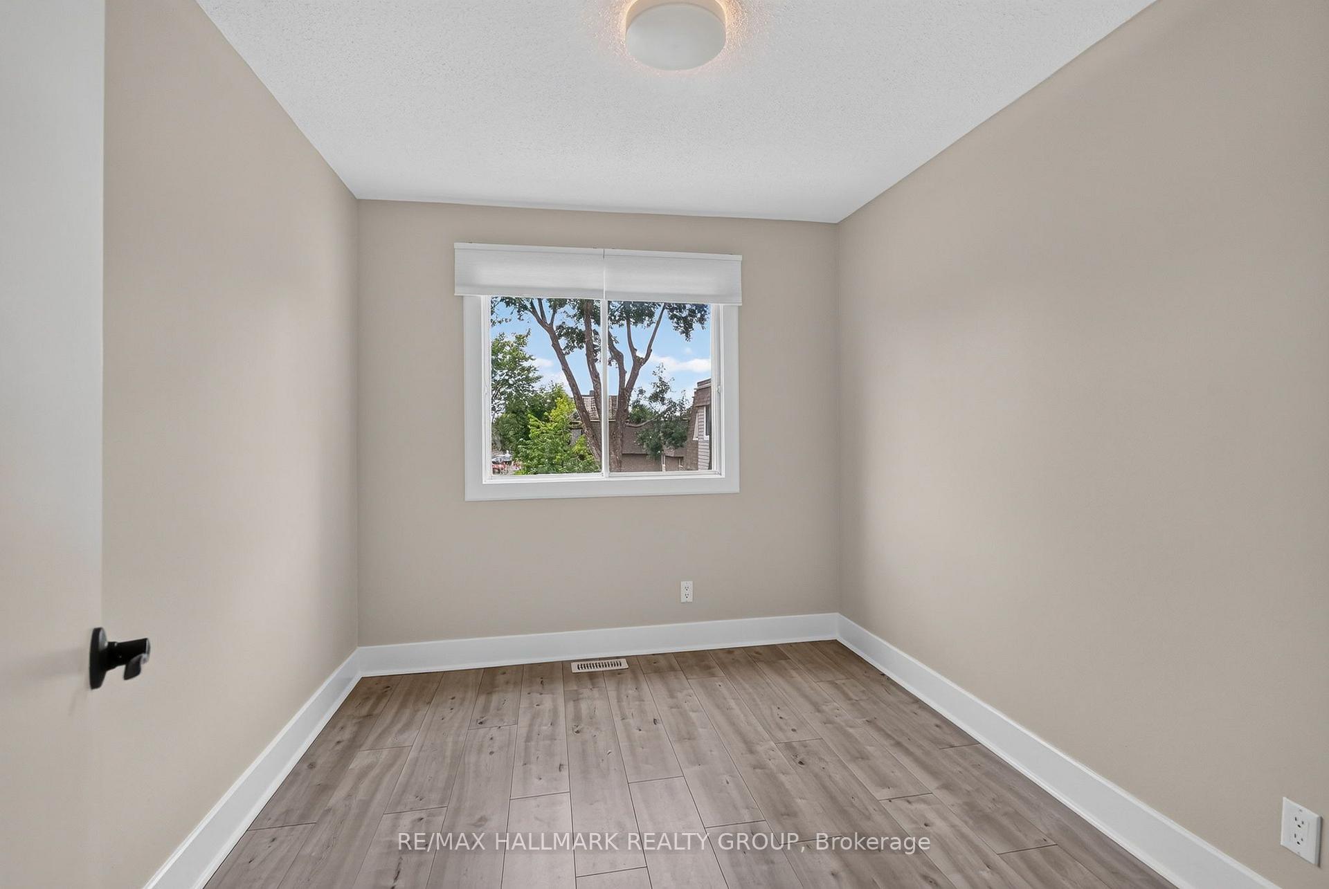 Photo 24 of 2998 Fairlea Crescent, Ottawa, Heron Gate/Industrial Park — HOMEH