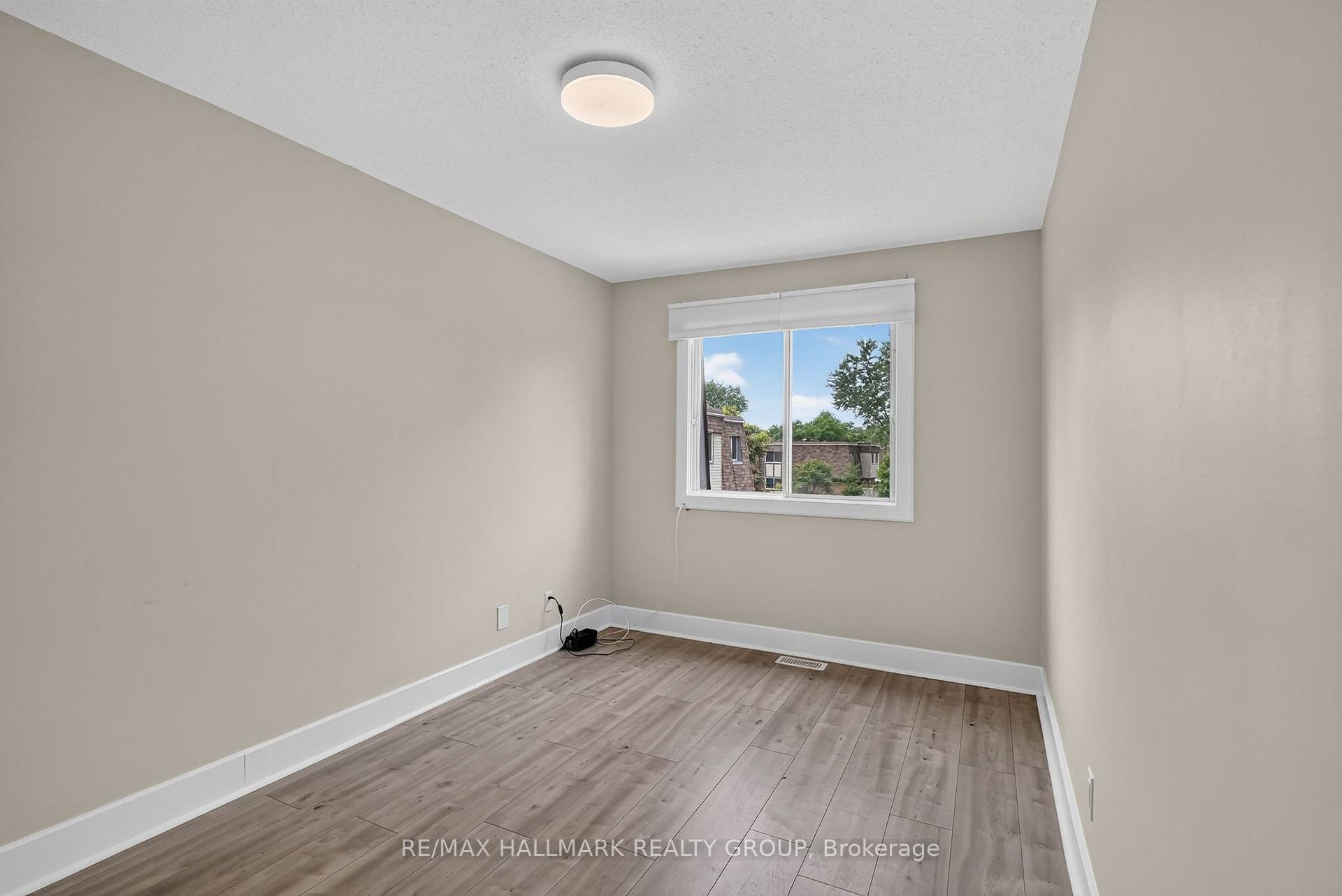 Photo 26 of 2998 Fairlea Crescent, Ottawa, Heron Gate/Industrial Park — HOMEH
